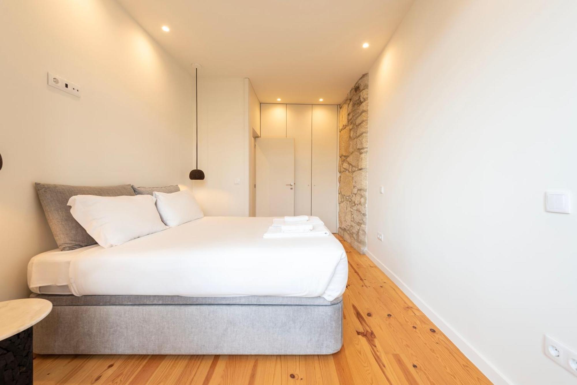 Chic Hideaway: Pool & Garden Porto