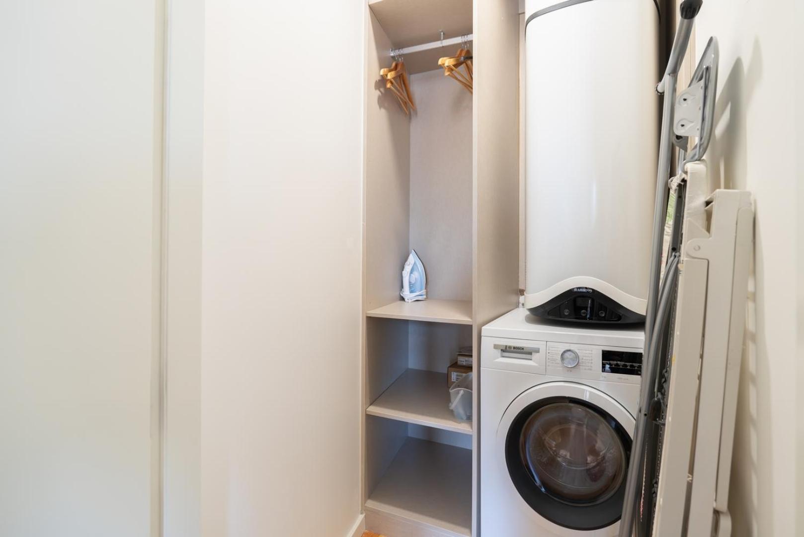 Host Wise - Stylish In Downtown Apartment *