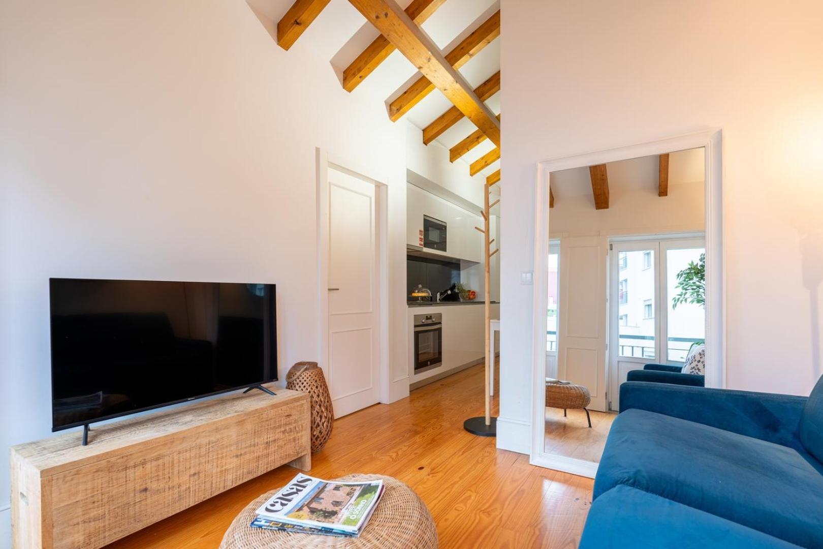 Hostwise - Stylish Retreat In Porto's Heart Porto