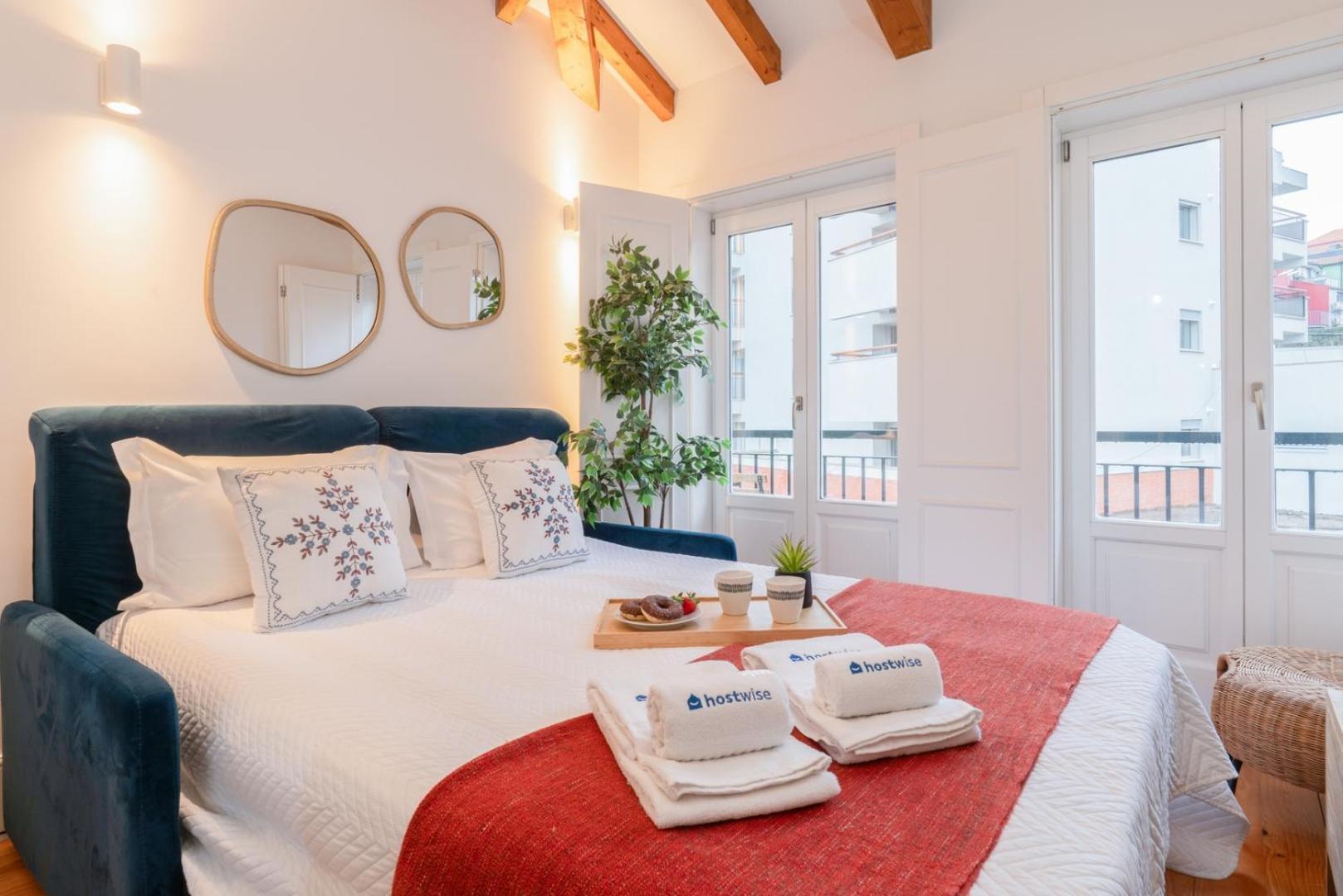 Apartment Hostwise - Stylish Retreat In Porto's Heart