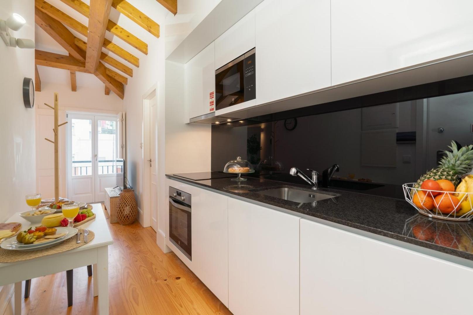 Apartment Hostwise - Stylish Retreat In Porto's Heart *