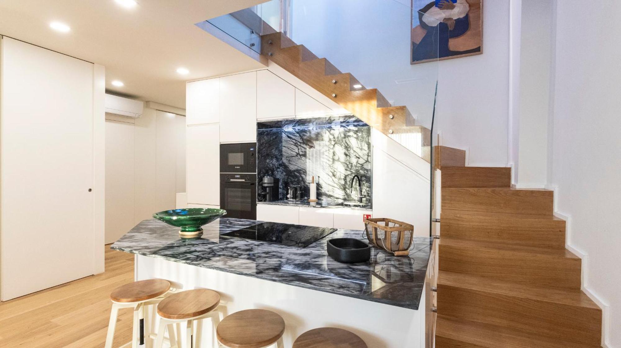 New 3br W Rooftop & Balcony Views By Lovelystay Porto