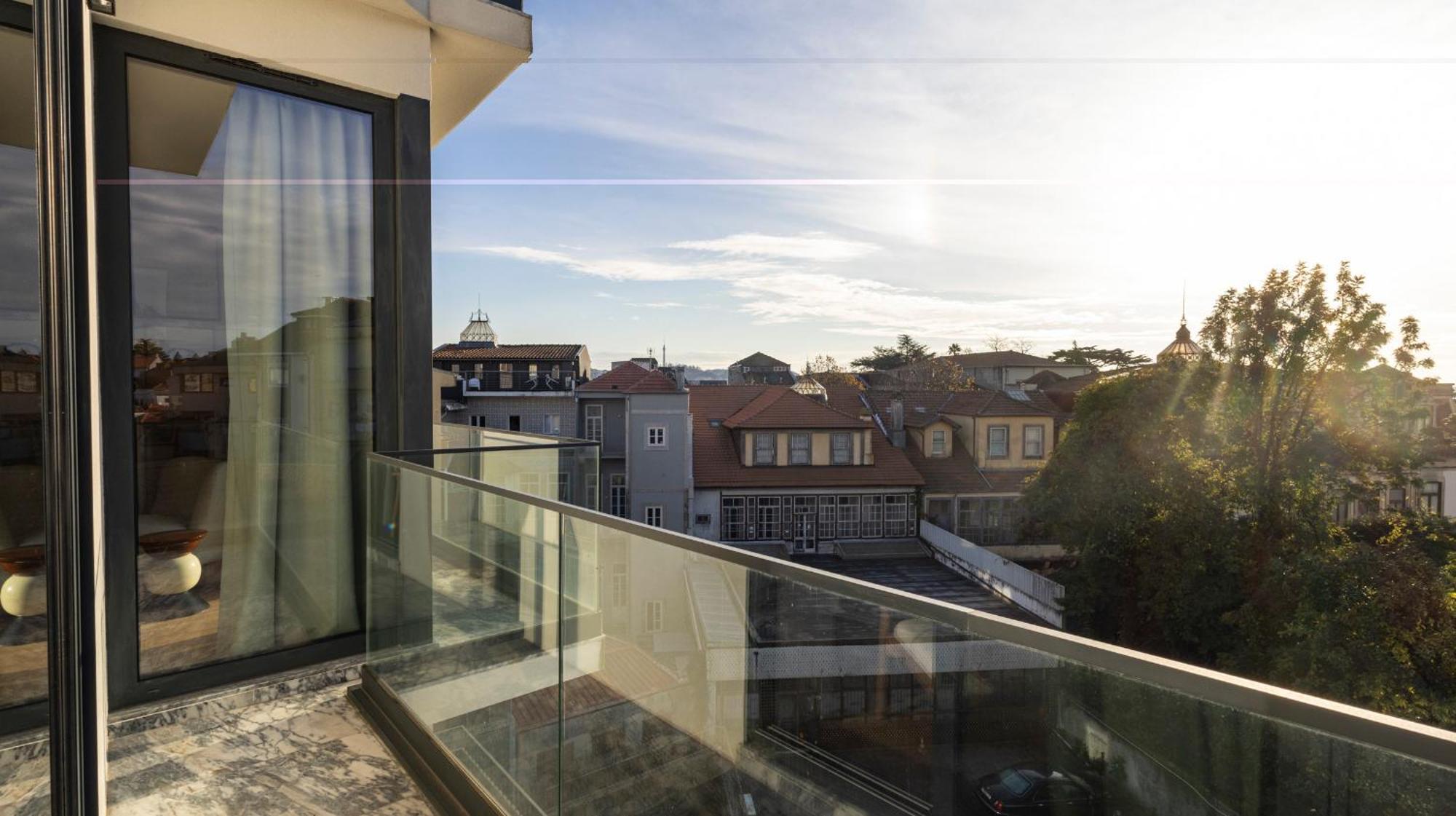 Apartment New 3br W Rooftop & Balcony Views By Lovelystay Porto
