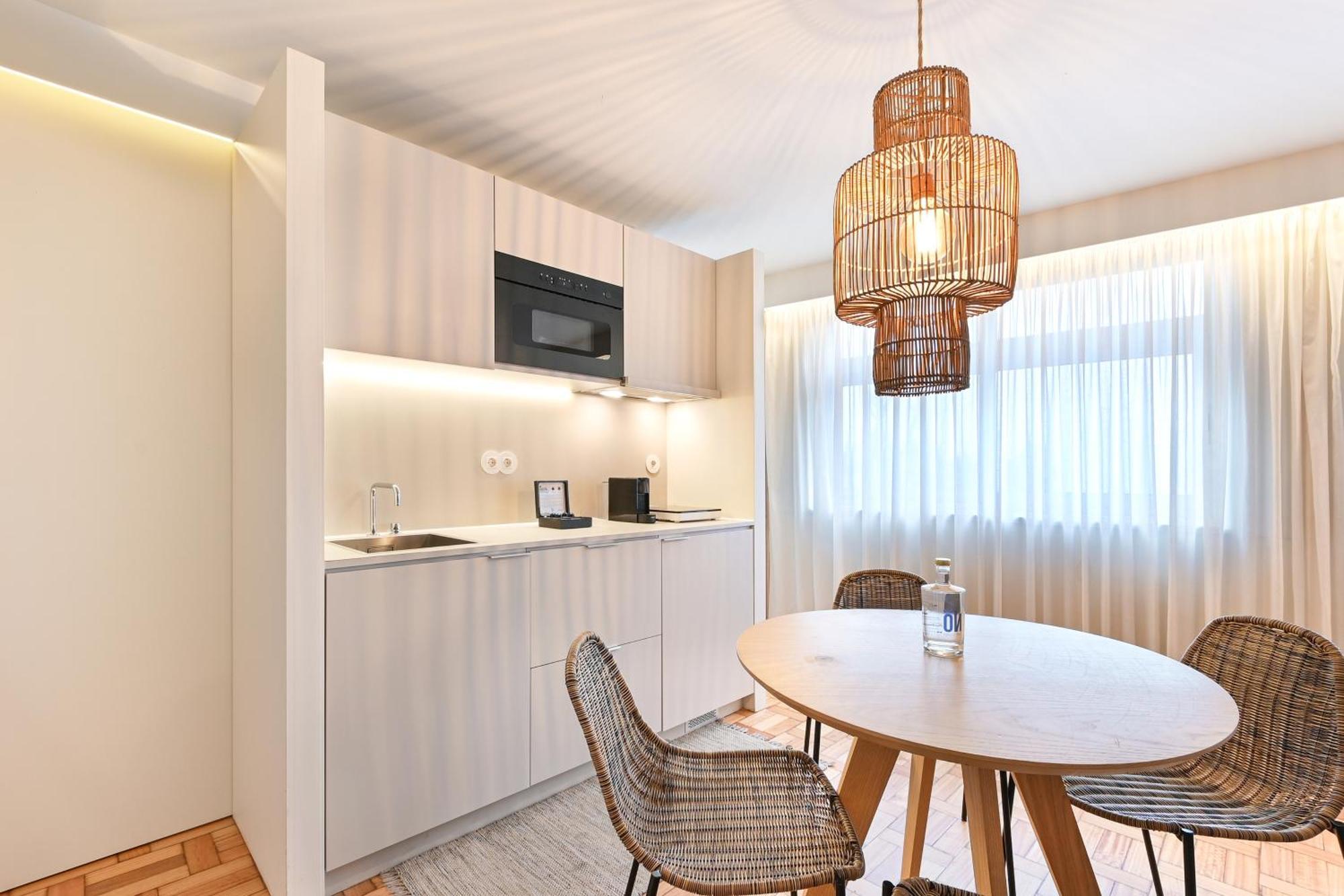 Sleep In Office Apartment *
