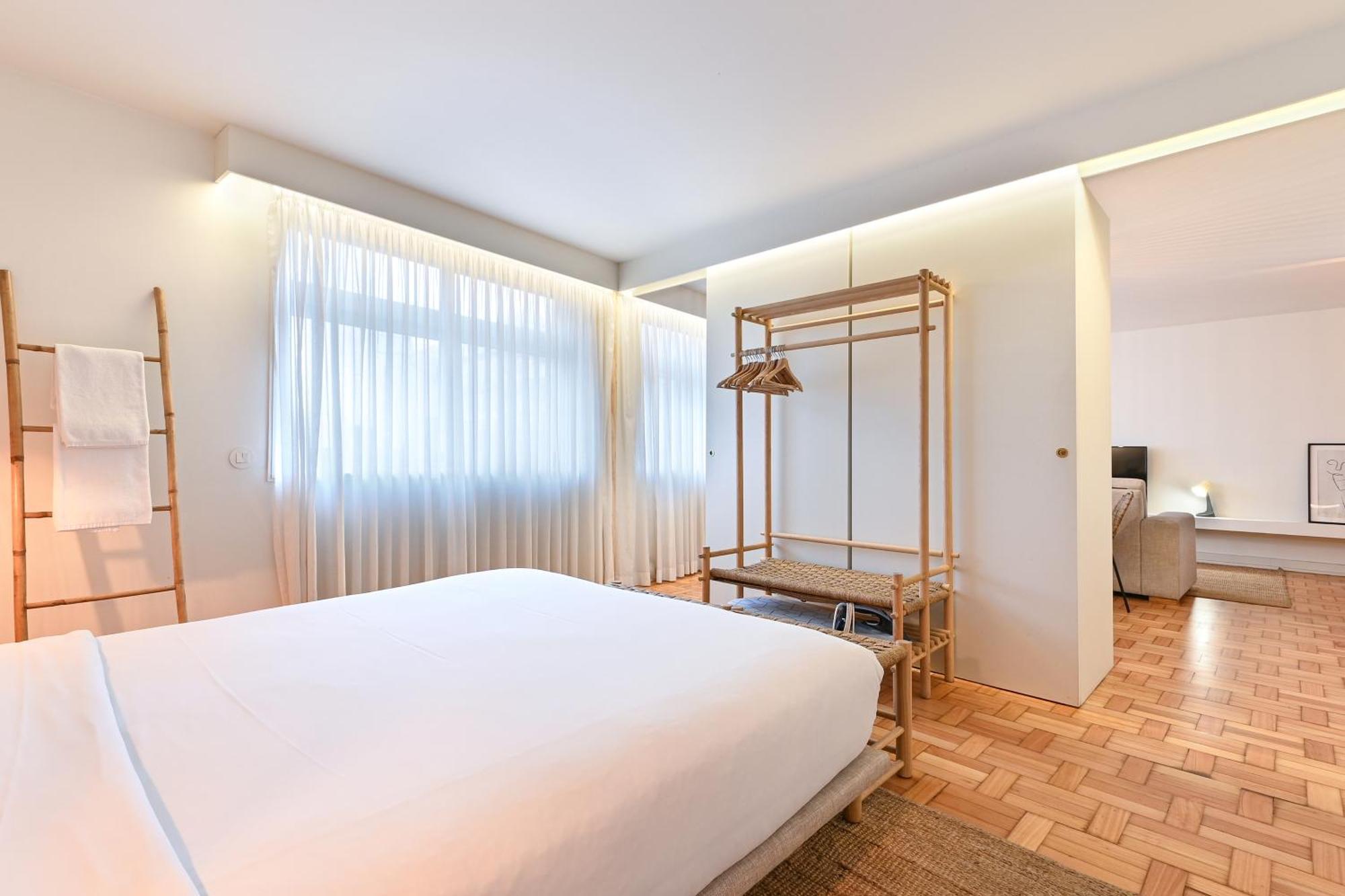 Sleep In Office Apartment Porto