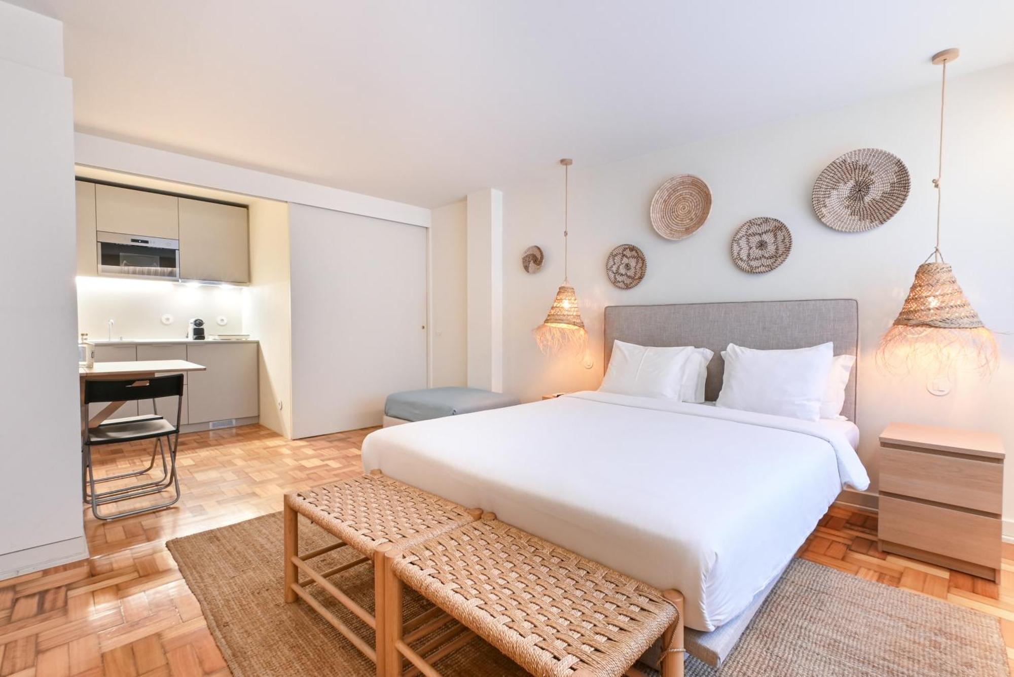 Sleep In Office Apartment Porto