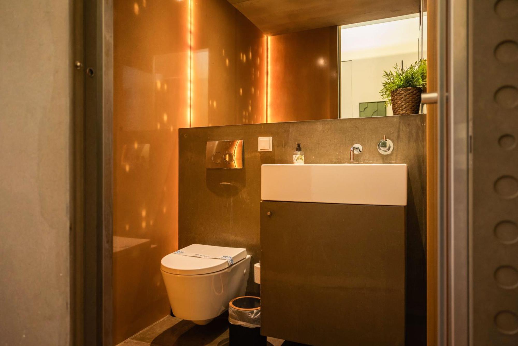 The Luxe Cube Apartment *