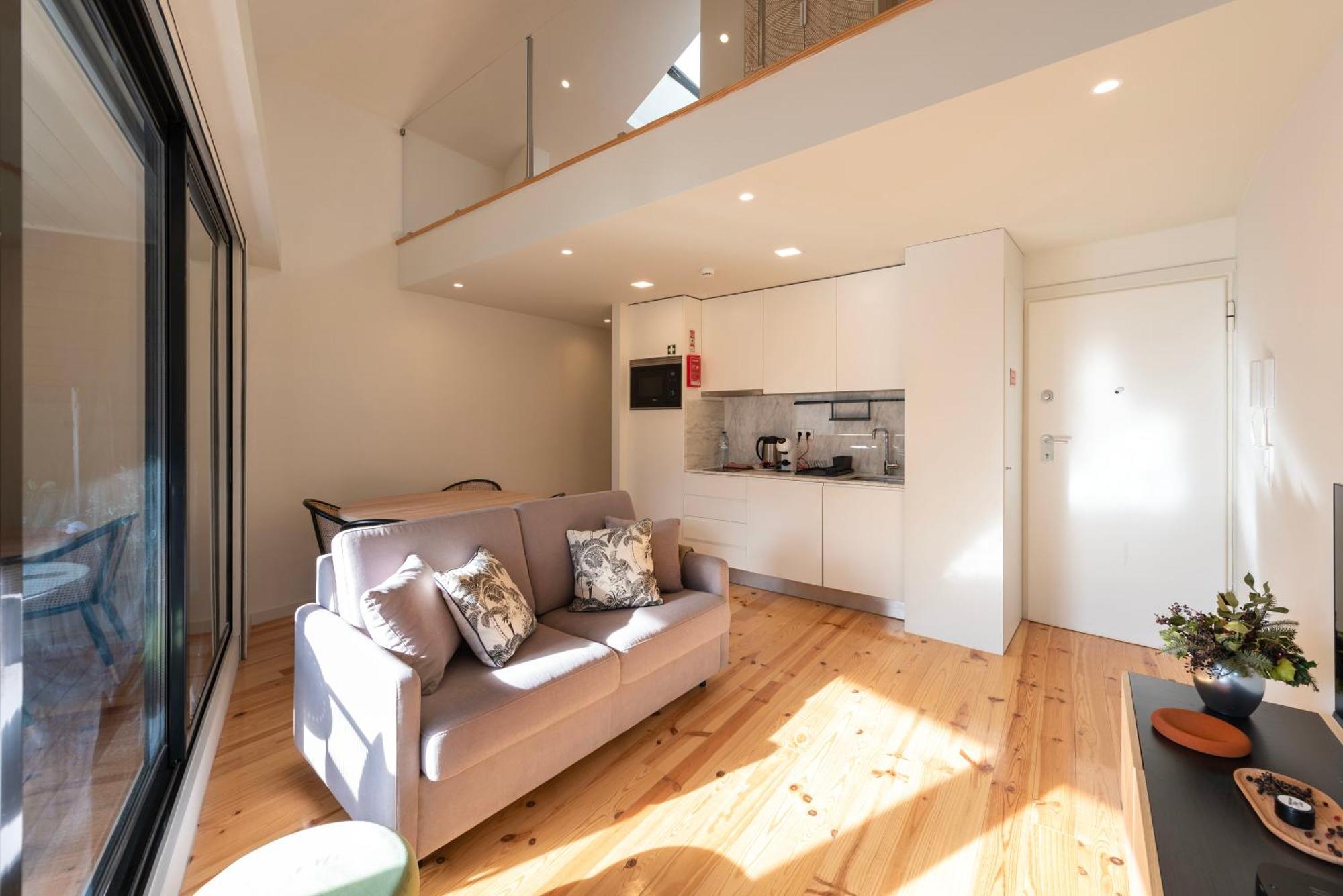 Luxe With Shared Pool And Garden Apartment Porto