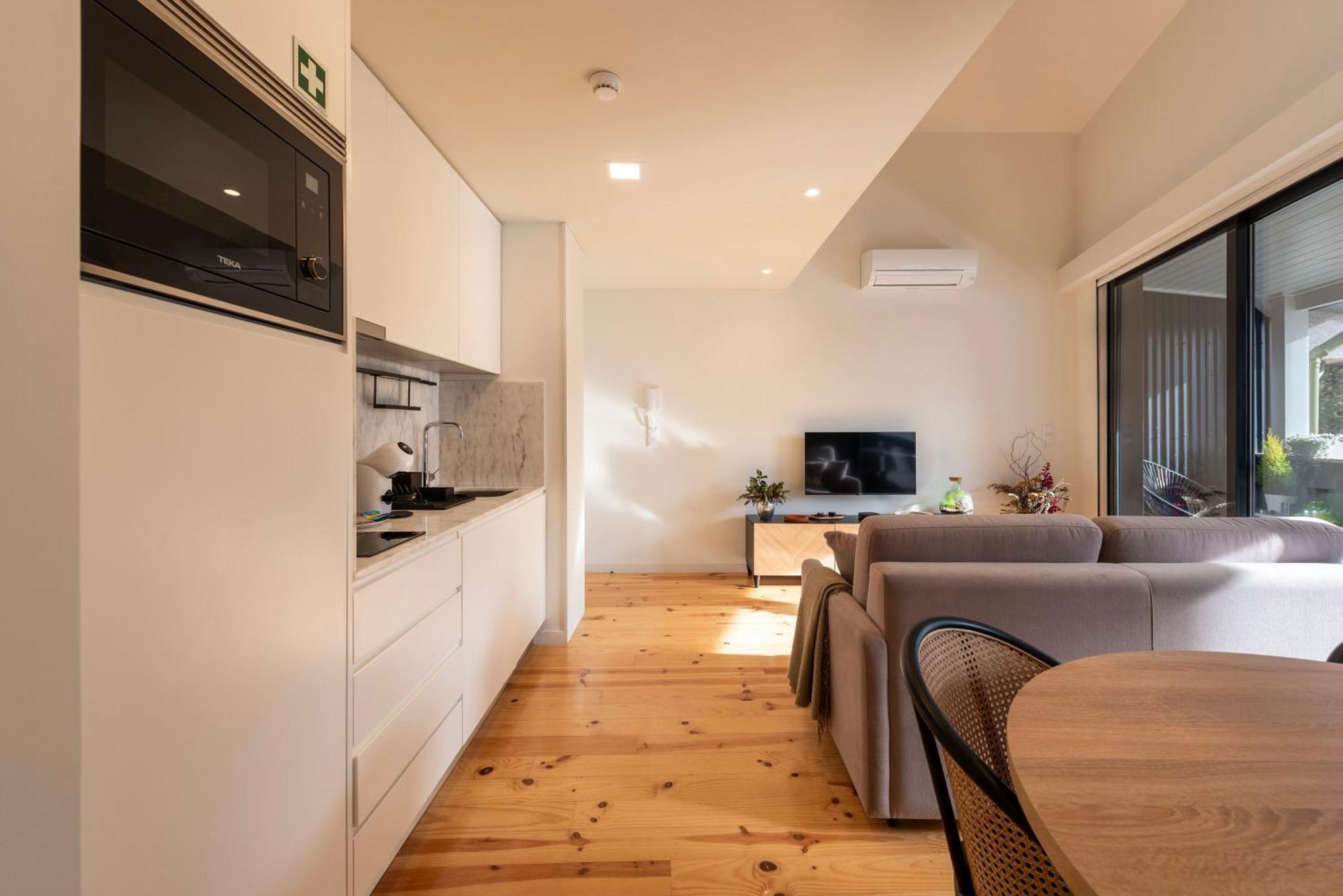 Luxe With Shared Pool And Garden * Porto