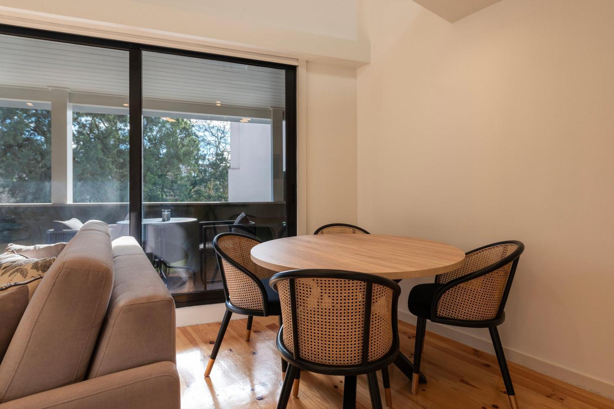 Apartment Luxe With Shared Pool And Garden *
