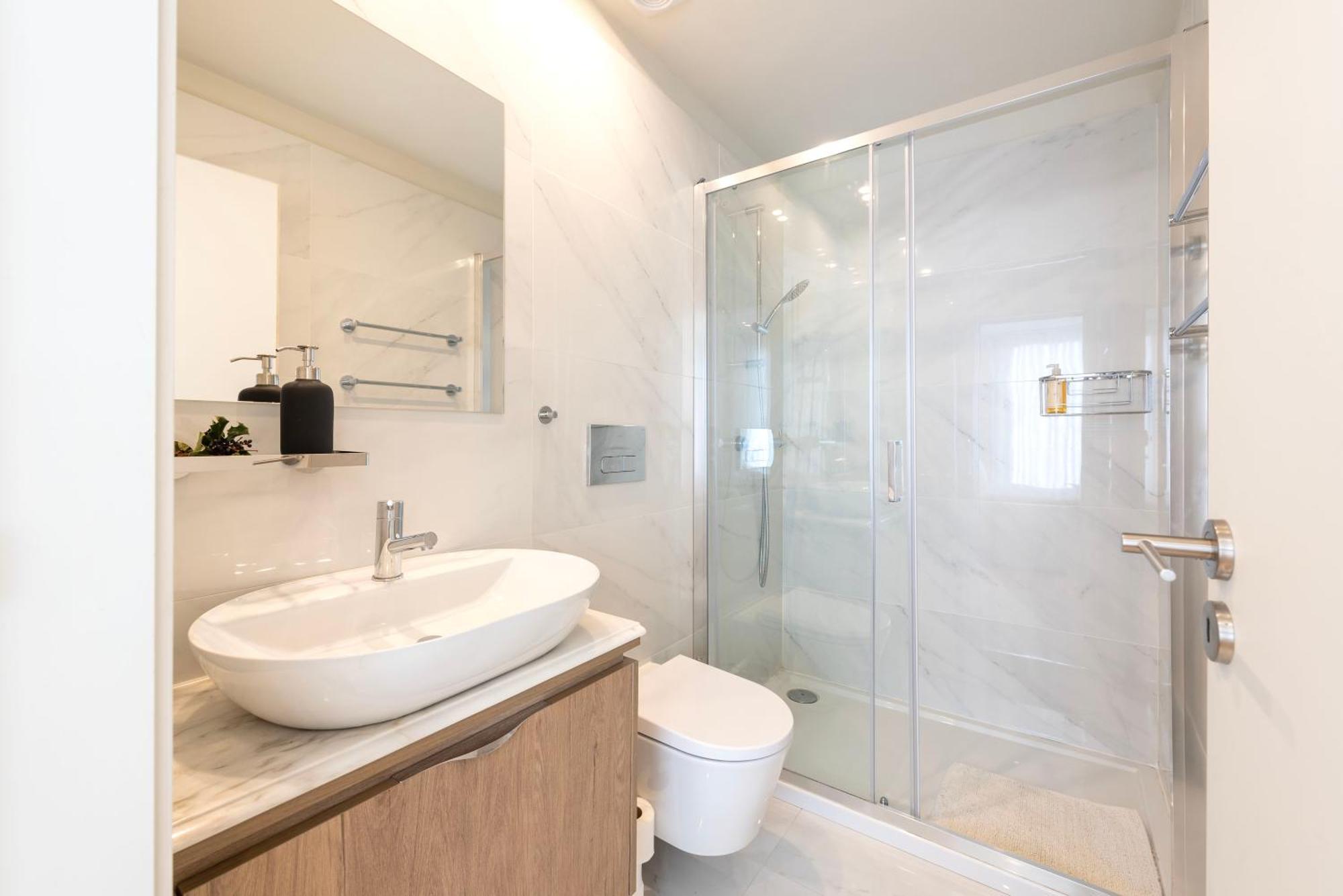 Luxe With Shared Pool And Garden Porto
