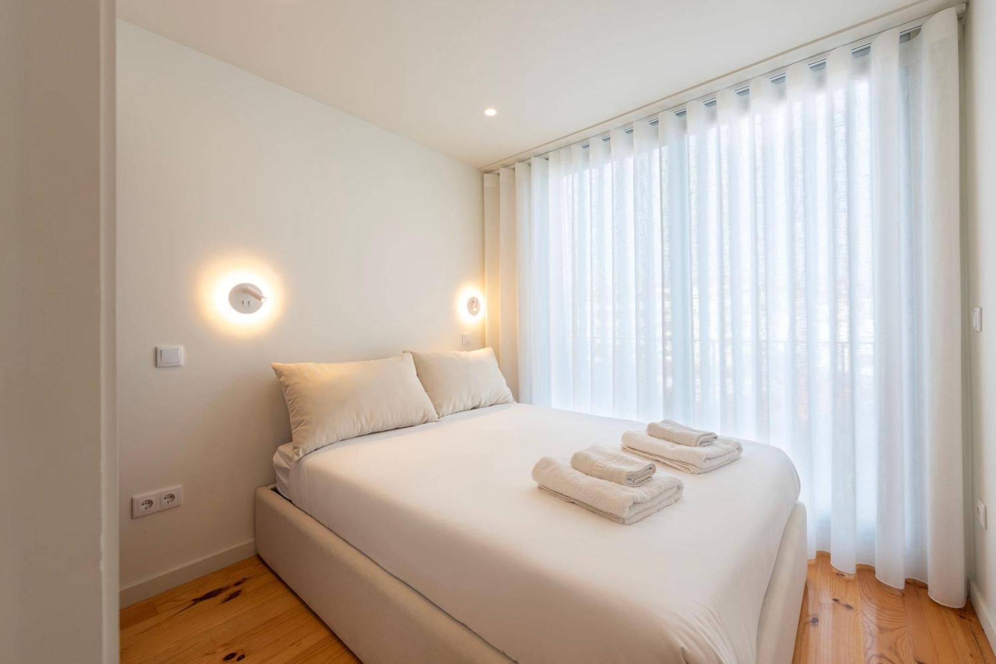 Apartment Luxe With Shared Pool And Garden