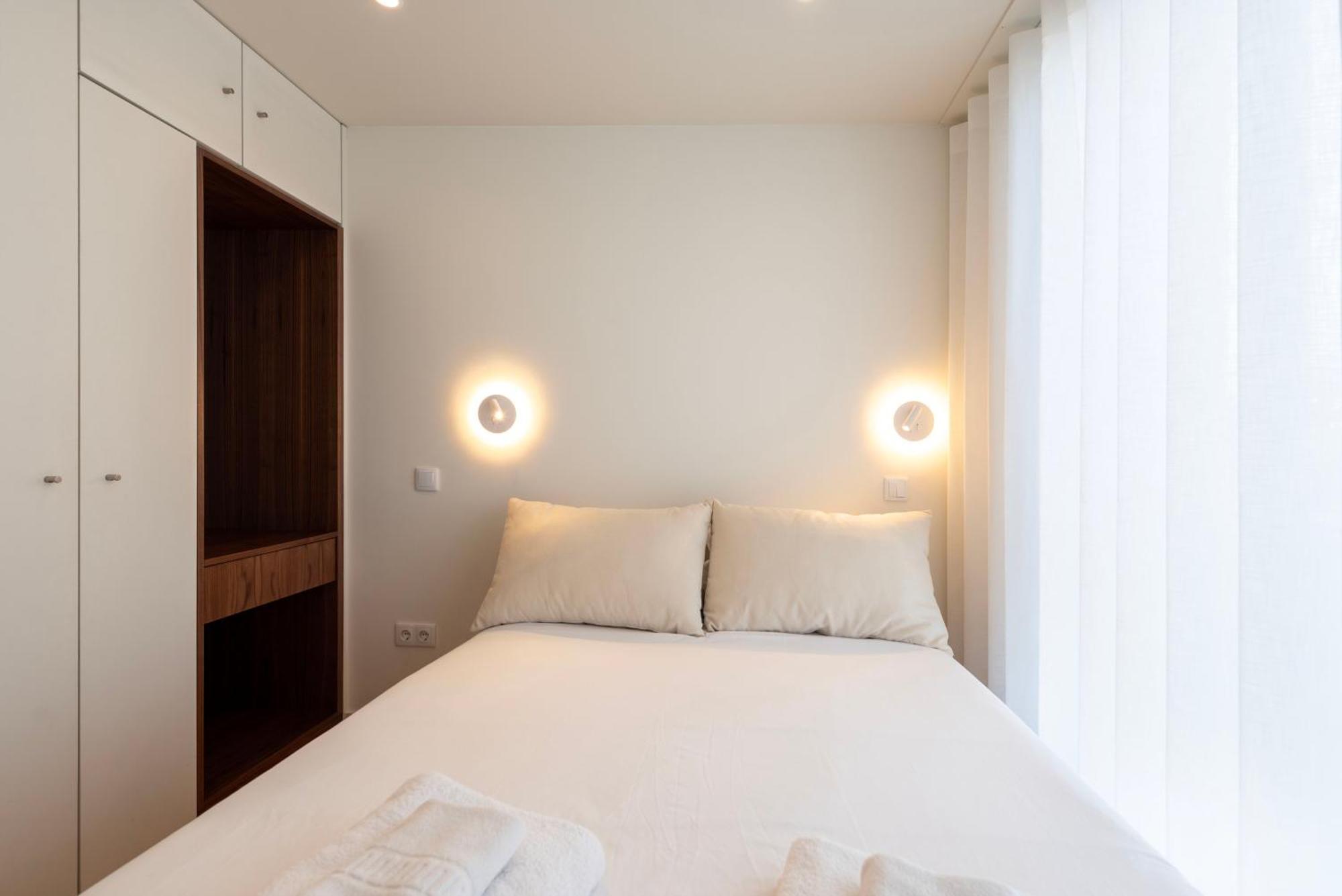 Luxe With Shared Pool And Garden Apartment *