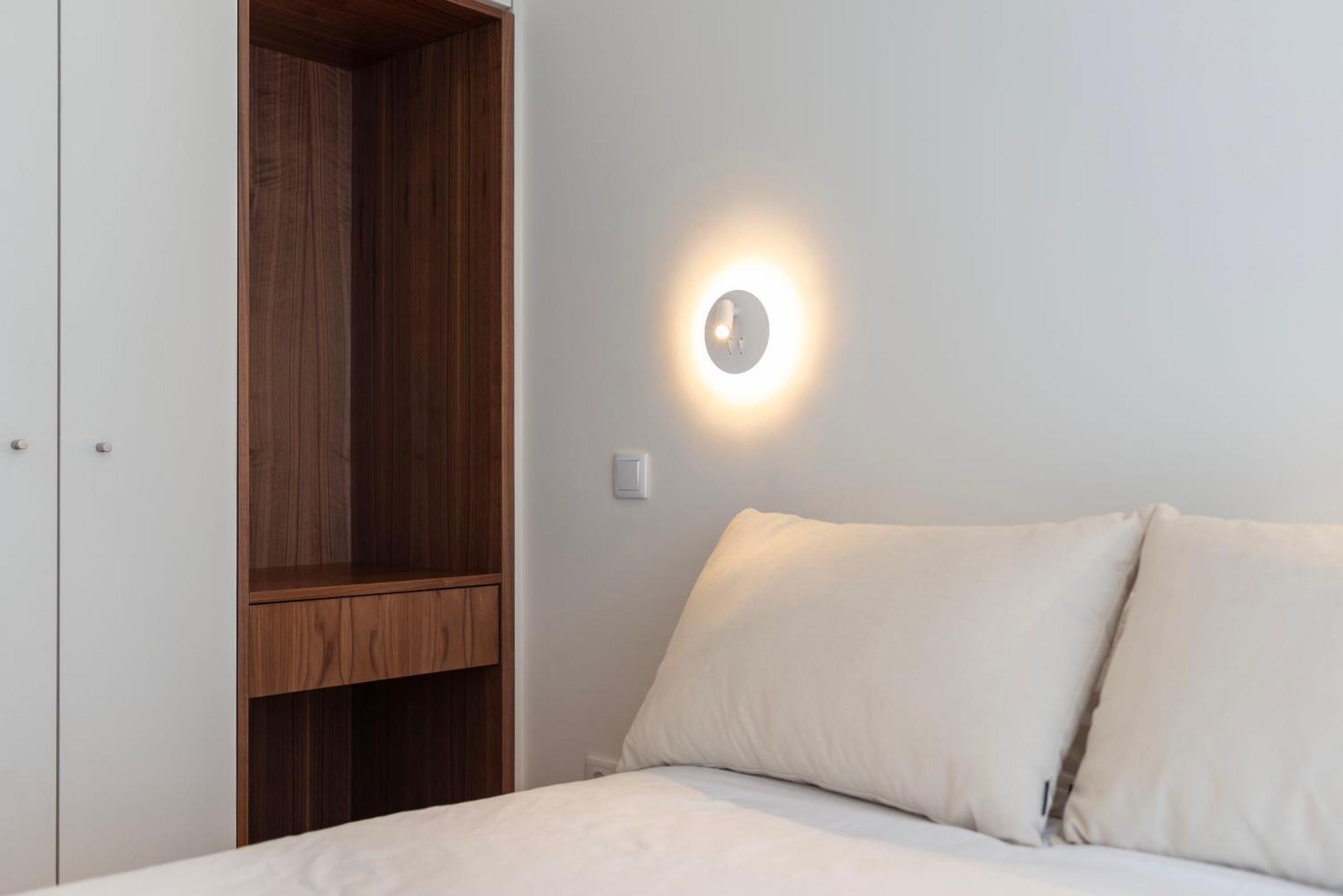 Luxe With Shared Pool And Garden Porto