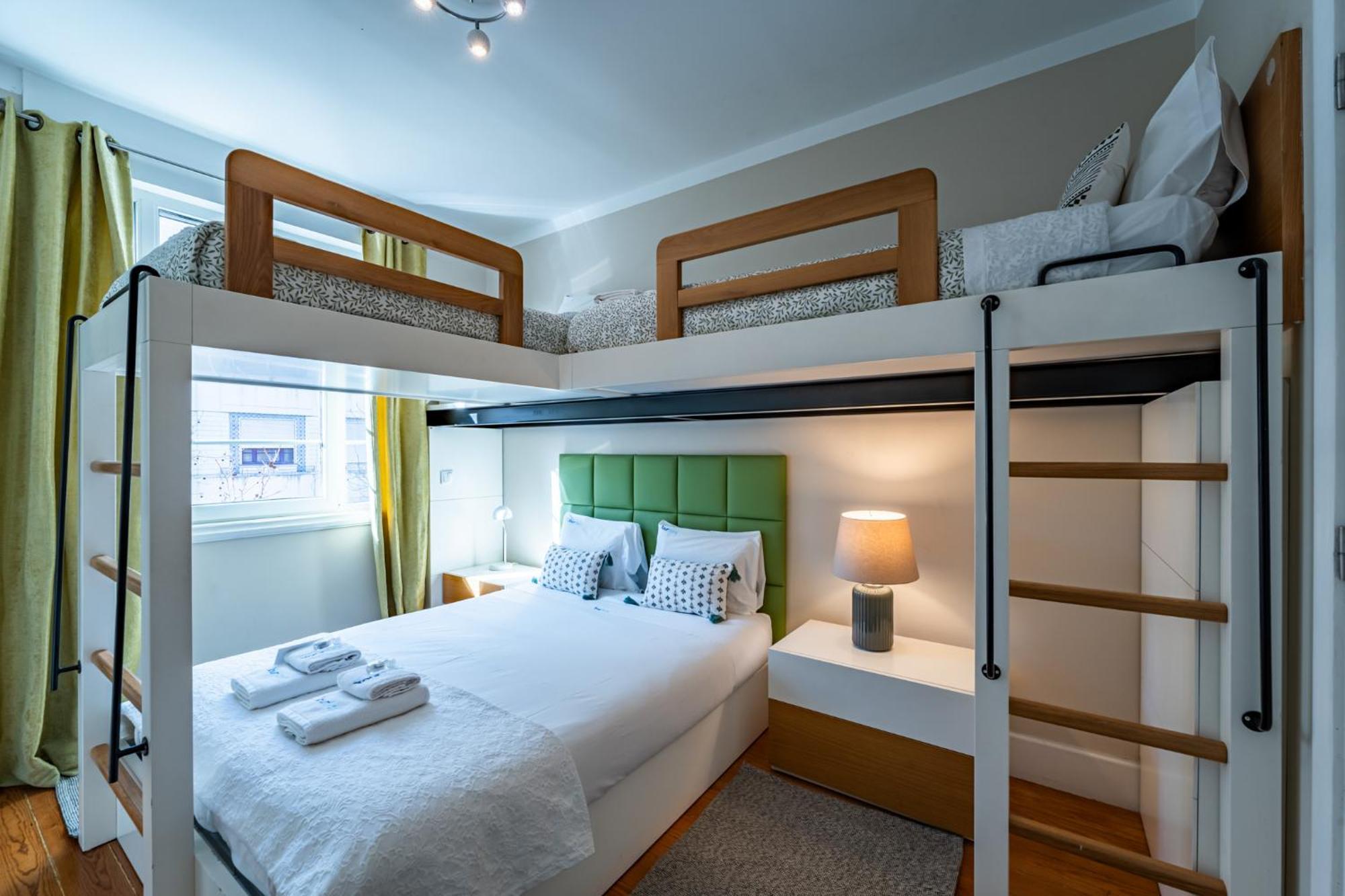 Large And Charming Downtown Apartment