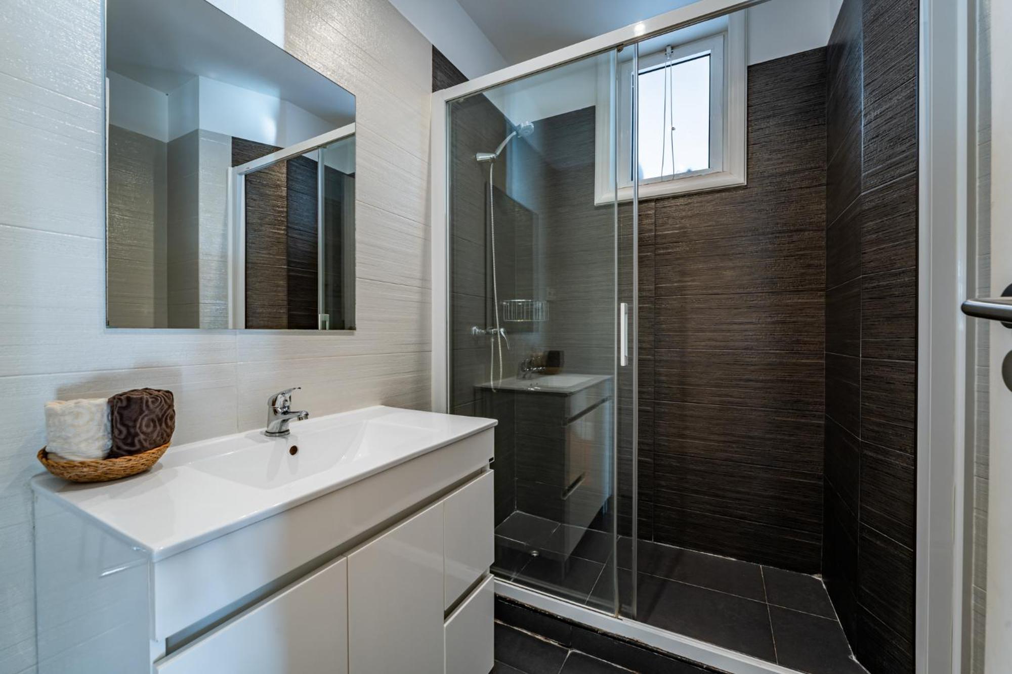 Large And Charming Downtown Apartment Porto