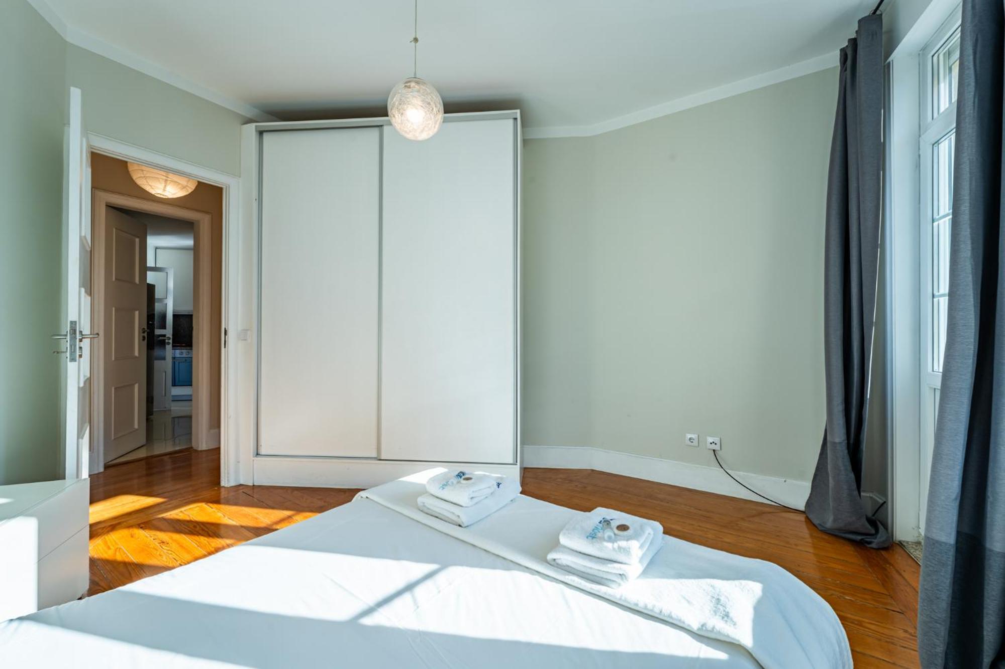 Large And Charming Downtown Apartment