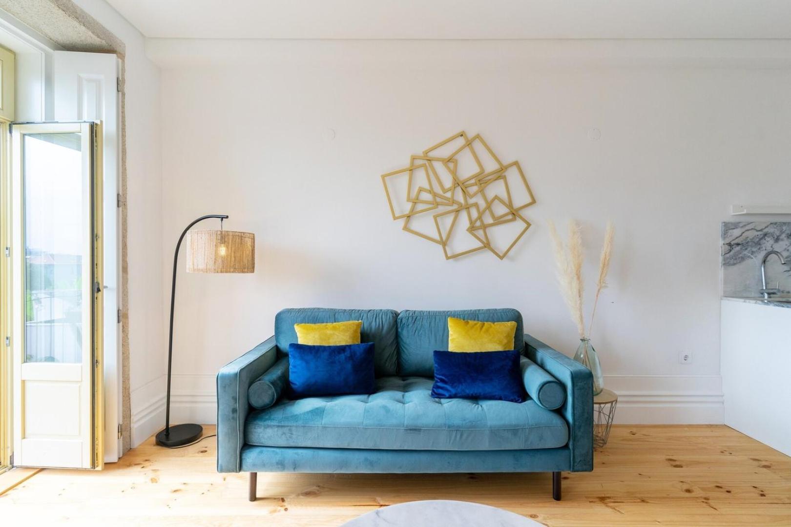 Gorgeous Flat W. Balcony In Iconic Pedestrian St Apartment *