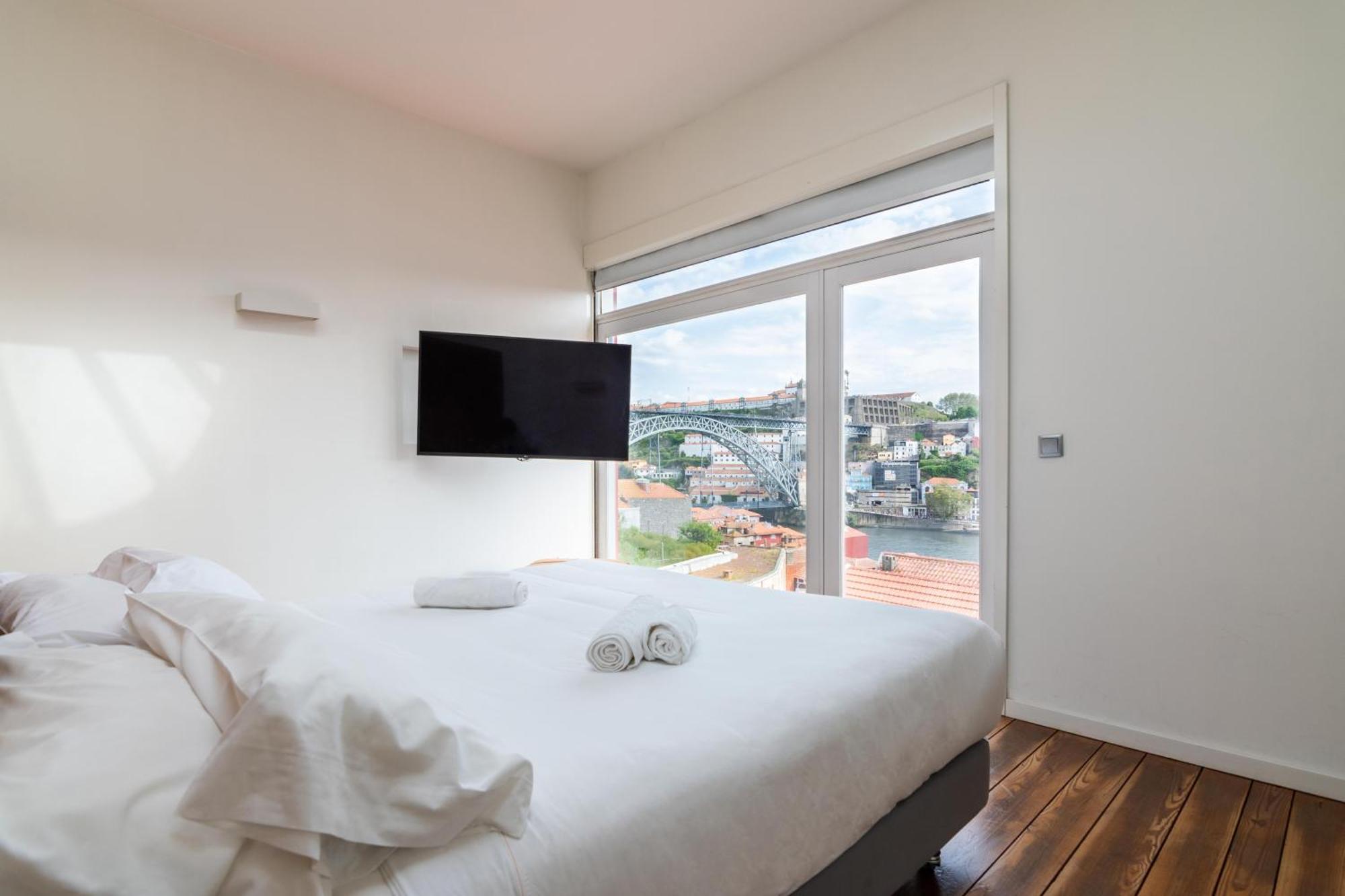 The House Ribeira Hostel