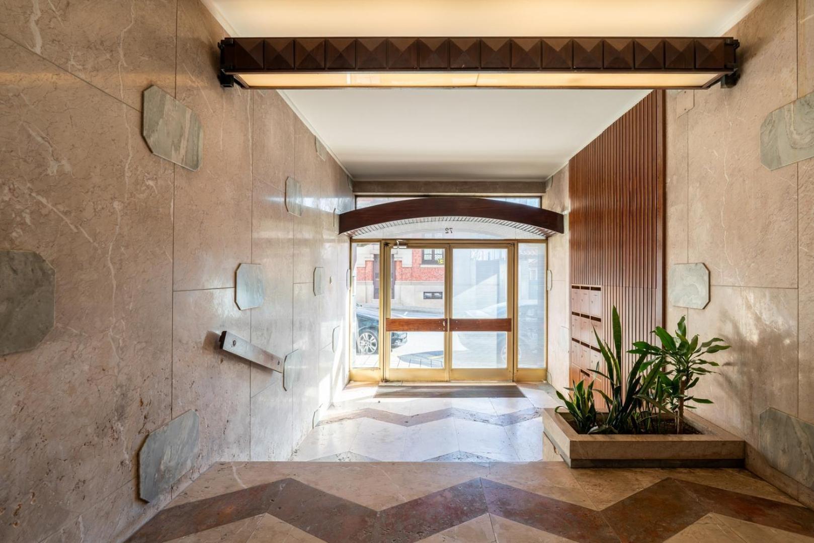 Host Wise - Bright & Spacious Retreat With Balcony Apartment Porto