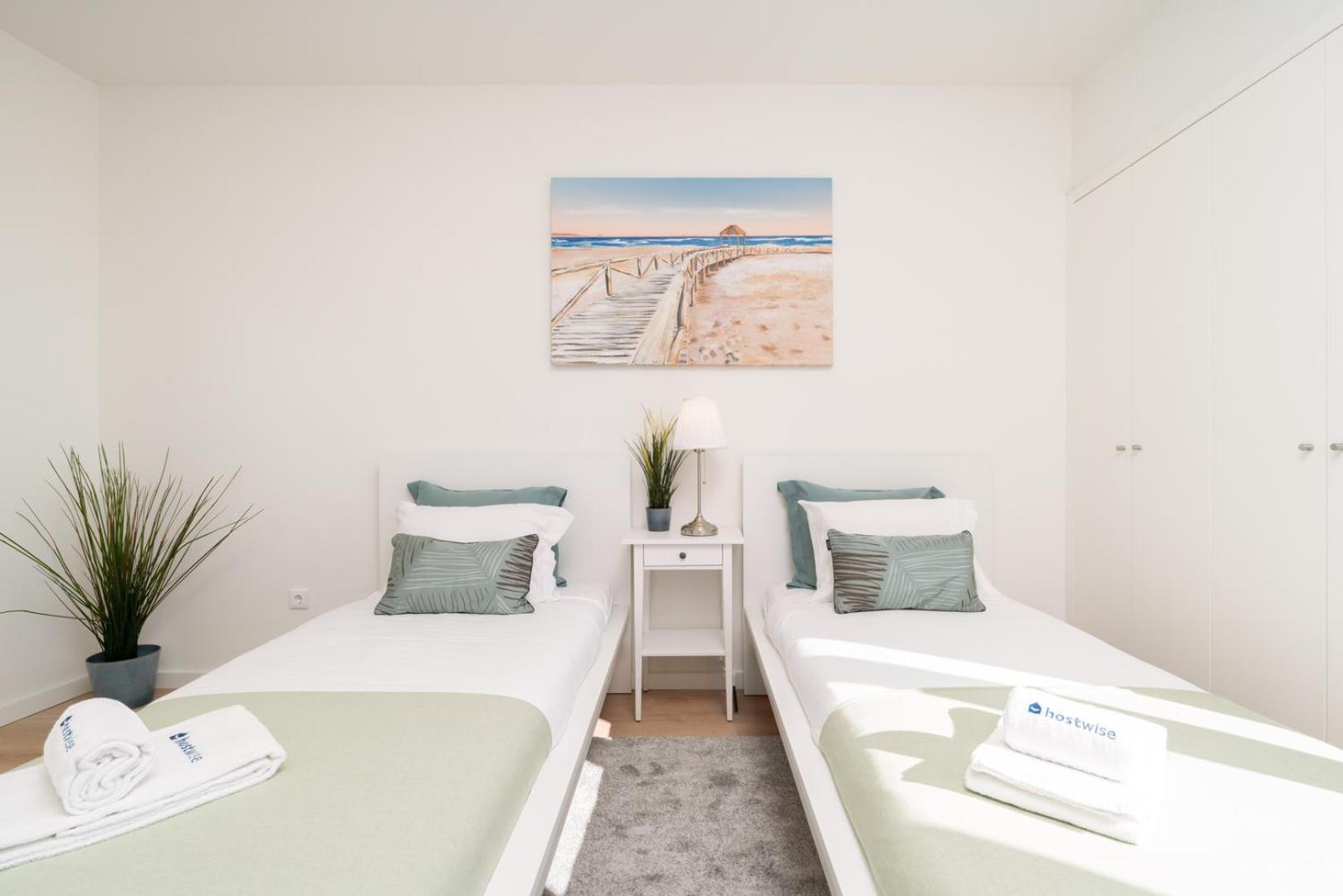 Host Wise - Bright & Spacious Retreat With Balcony Apartment Porto