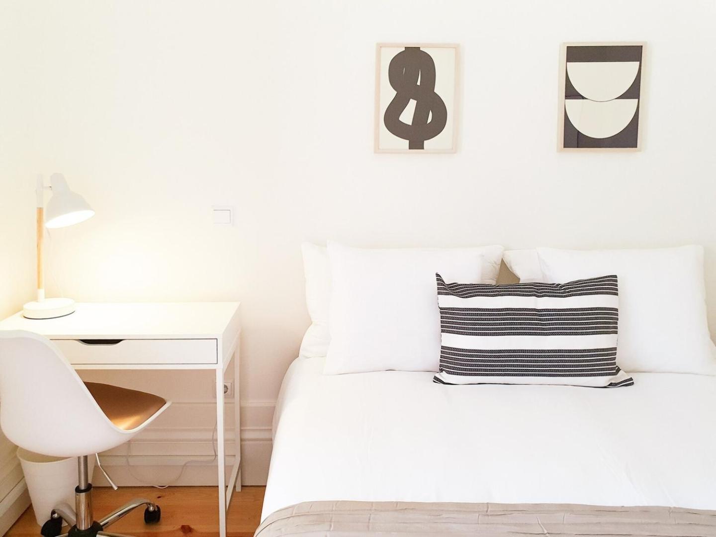 Comfortable Flat, Cozy Balcony Close To Aliados Av Apartment *