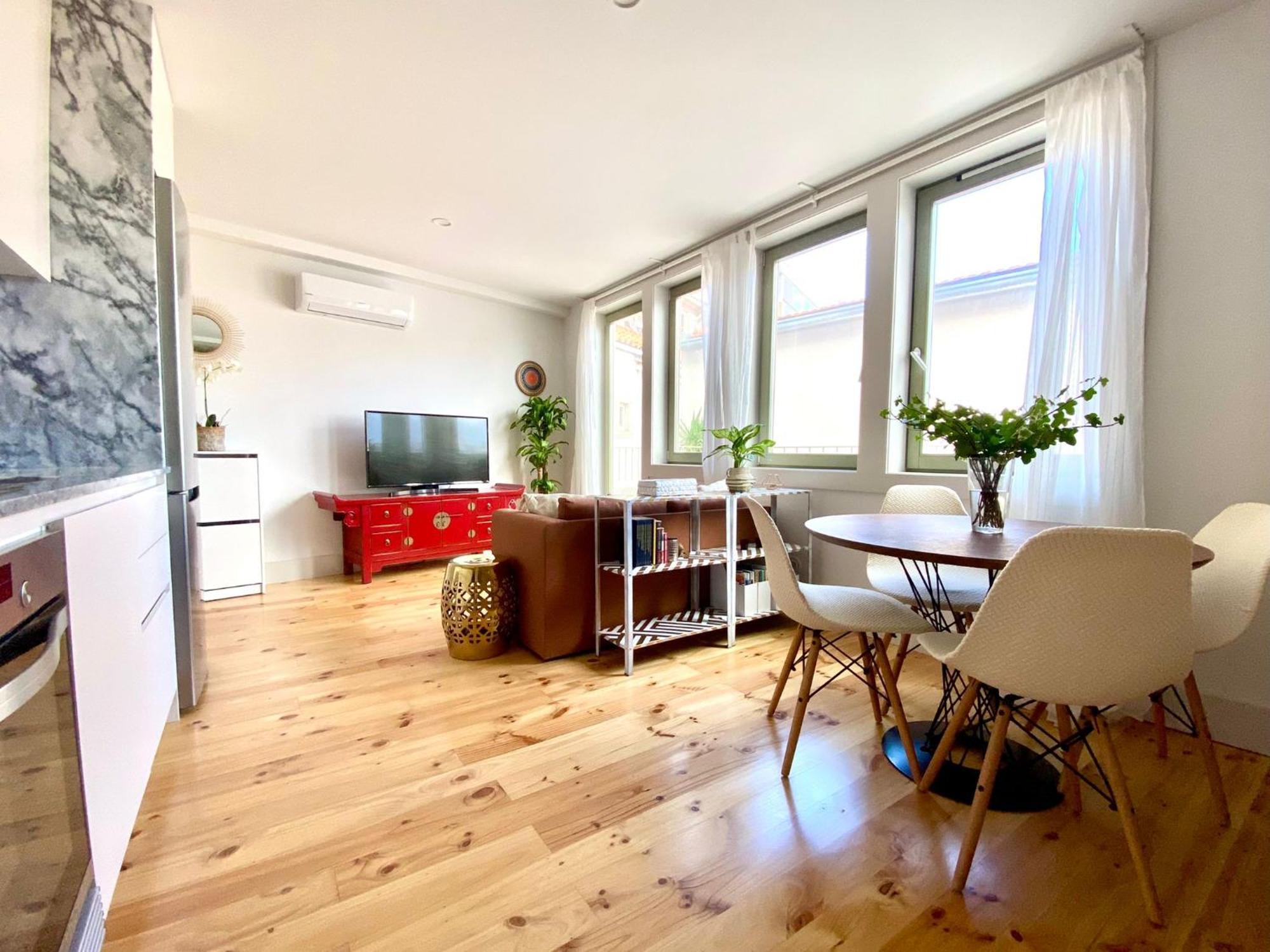 Sky Is The Limit With Ac And Balcony Appartement Porto