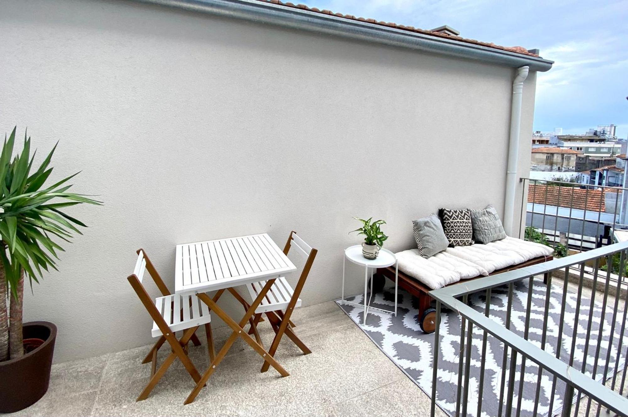 Sky Is The Limit With Ac And Balcony *