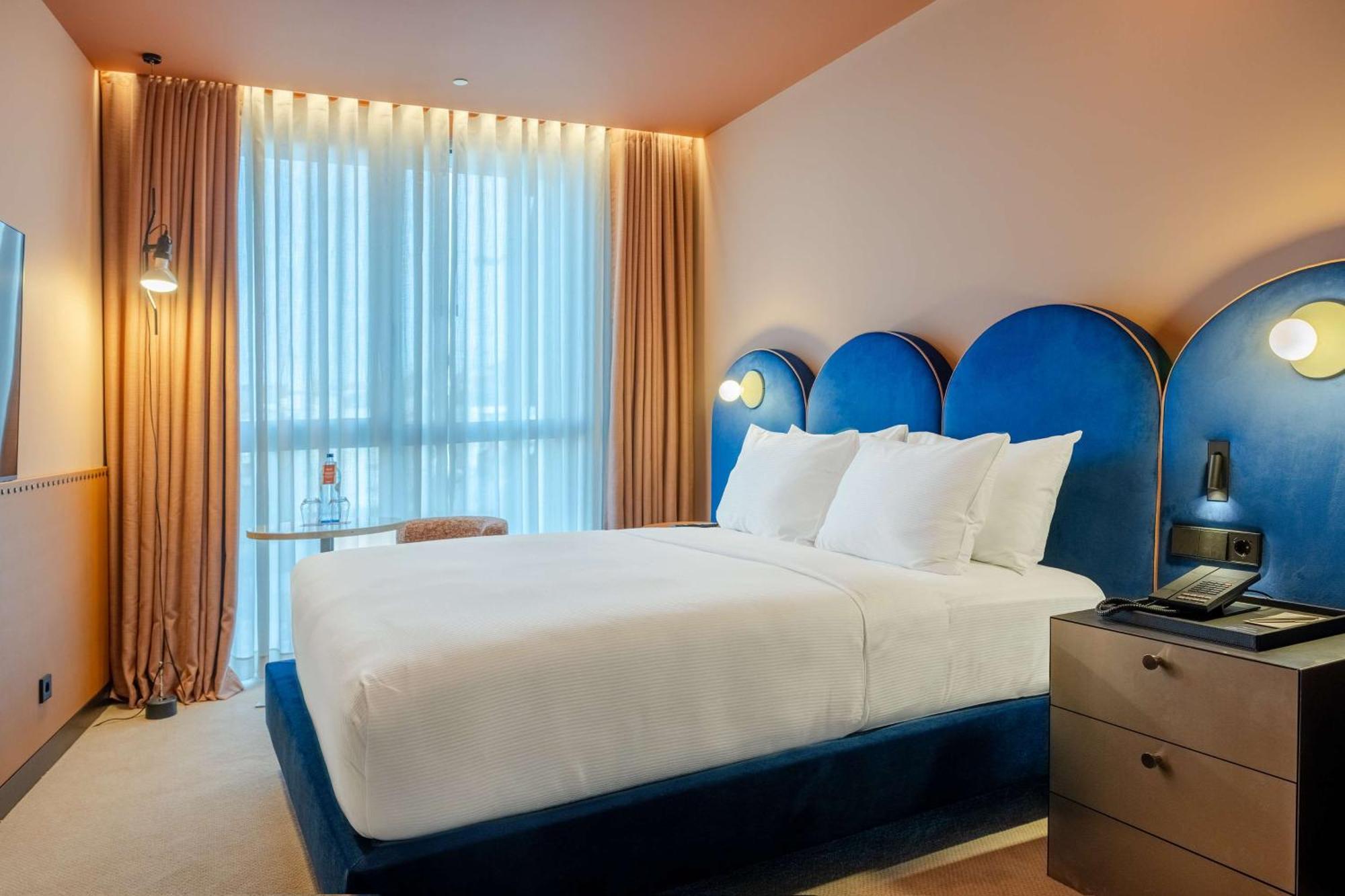 Hotel Cenica Hotel, Curio Collection By Hilton