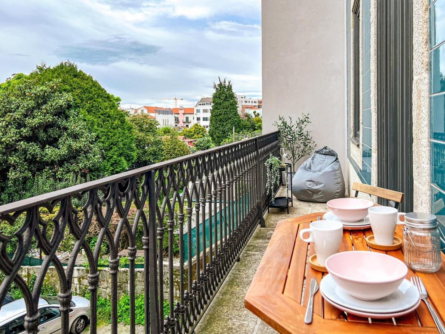 Apartment Stunning Flat & Building On The Artsy Street Porto