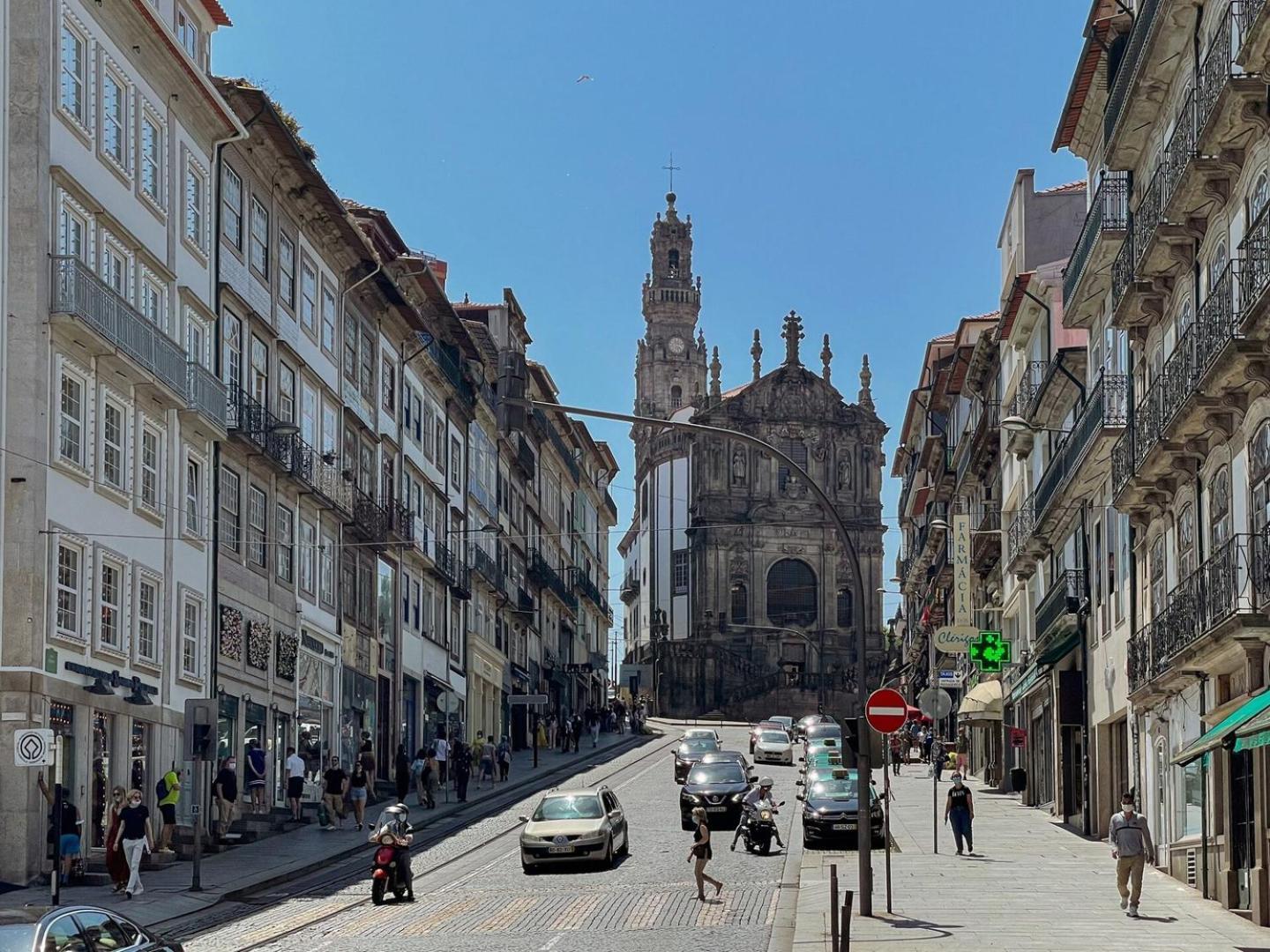 Sunny Terrace Facing Clerigos Tower * Porto