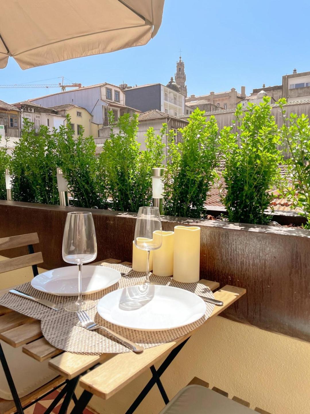 Luxury tent Sunny Terrace Facing Clerigos Tower *