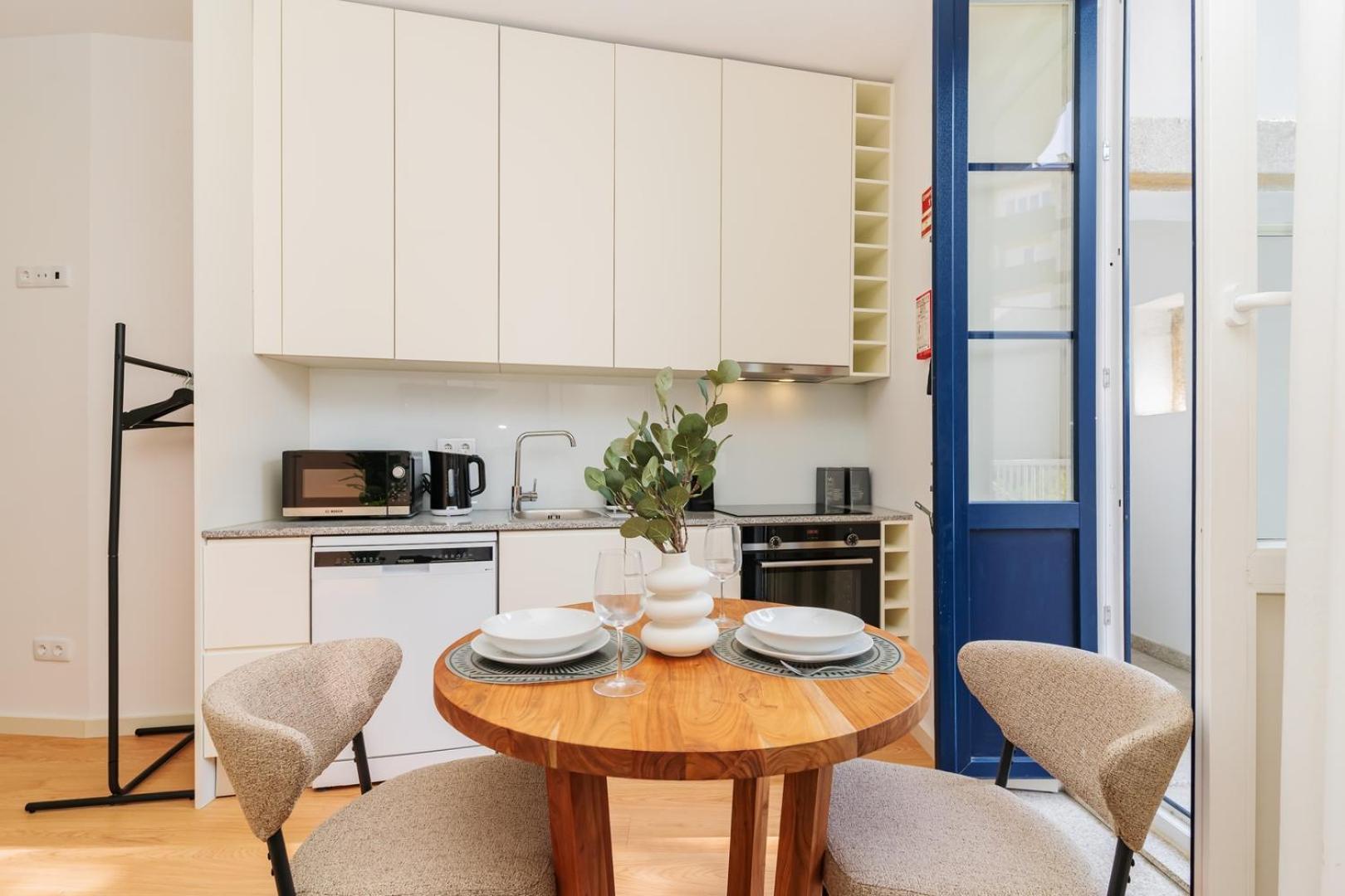 Apartment Charming W/ Private Garden In St. Catarina