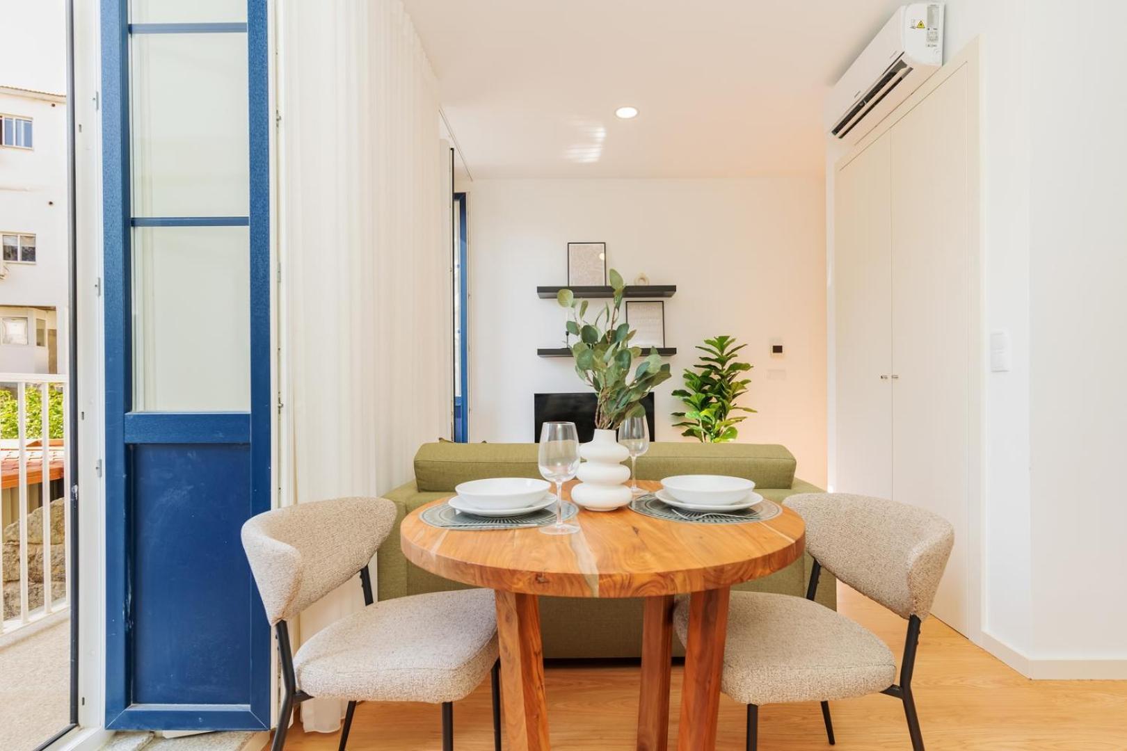 Charming W/ Private Garden In St. Catarina Porto