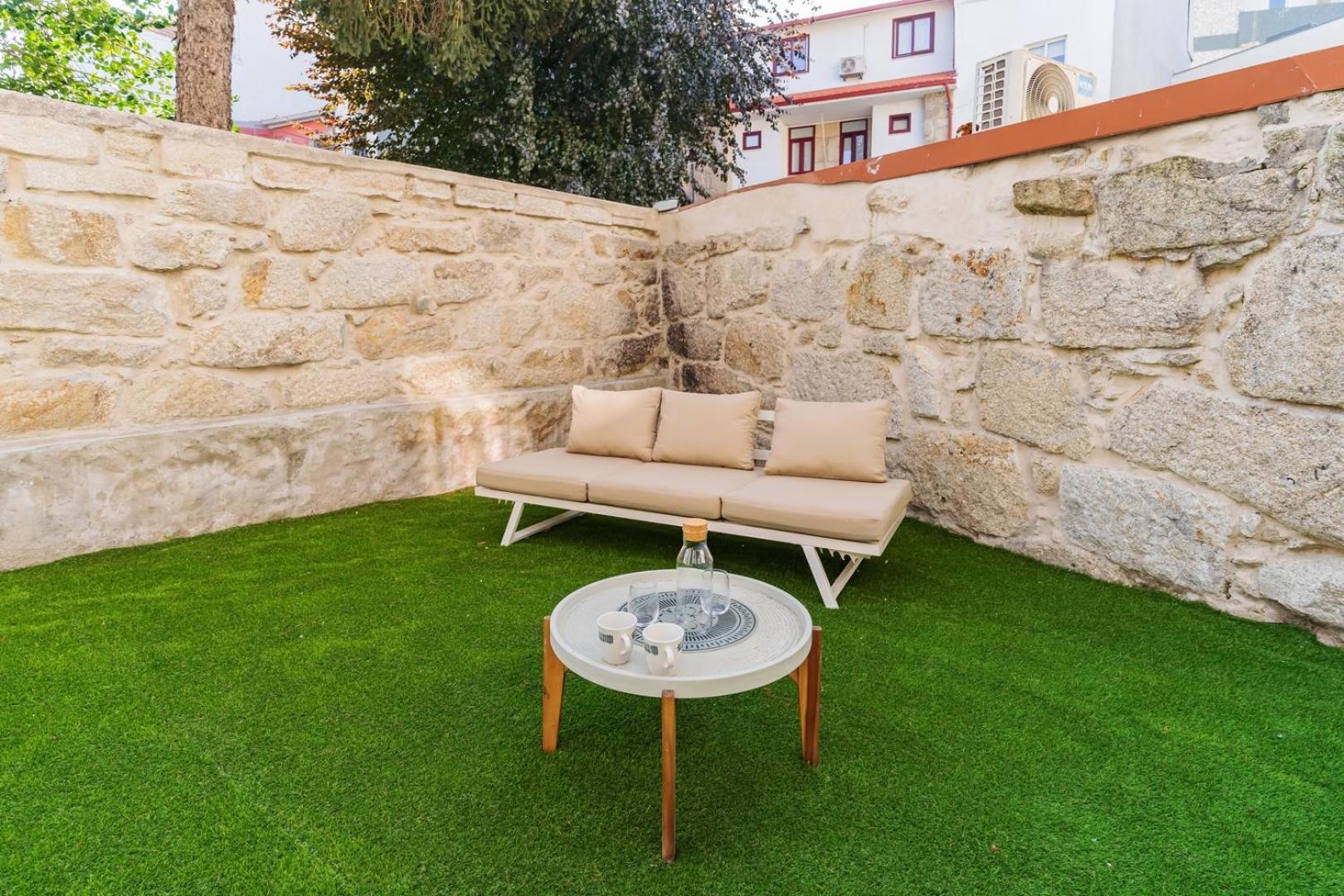 Charming W/ Private Garden In St. Catarina Apartment *