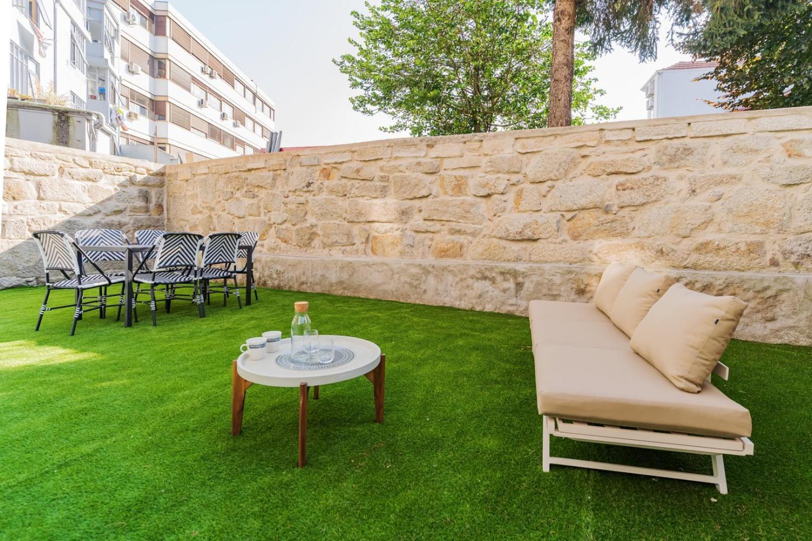 Apartment Charming W/ Private Garden In St. Catarina *