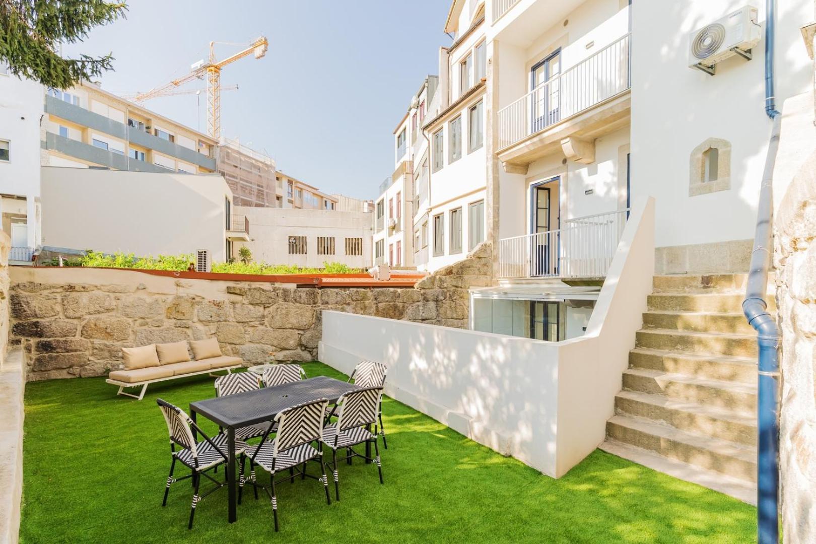 Charming W/ Private Garden In St. Catarina Apartment Porto