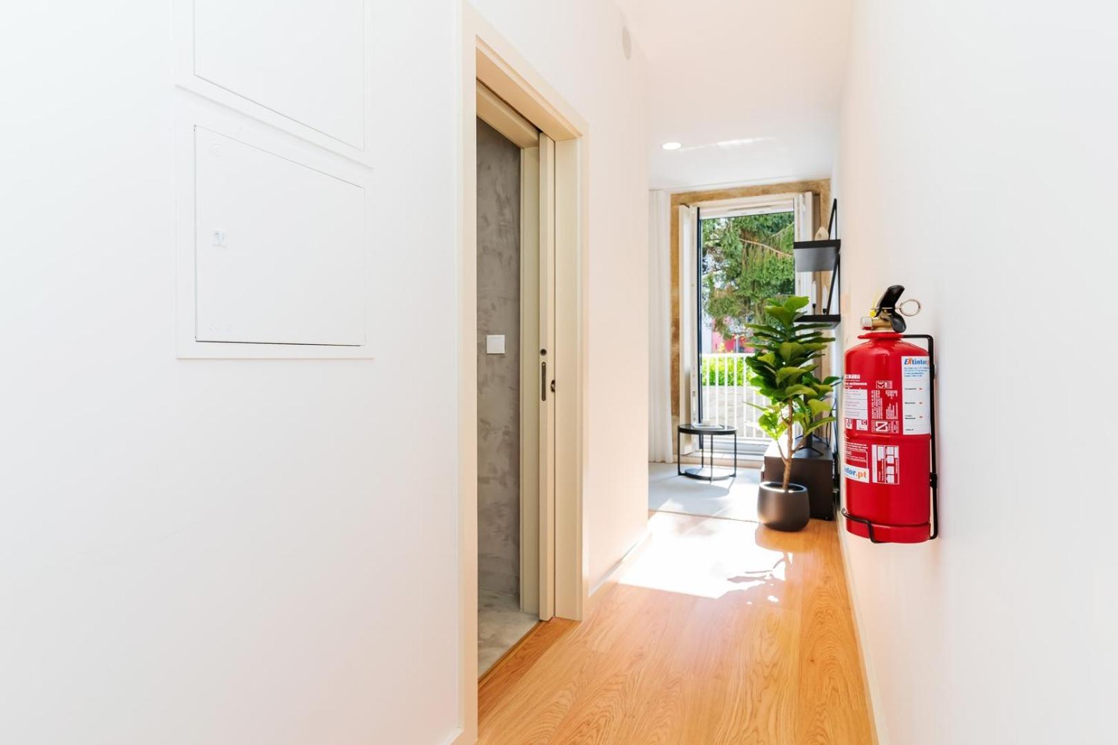 Charming W/ Private Garden In St. Catarina Apartment Porto