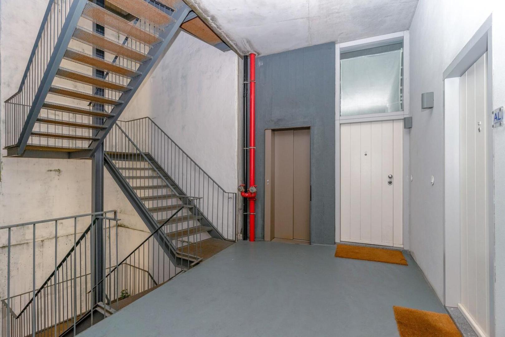 Loft With Great Balcony And Ac Close To Clerigos Luxury tent Porto