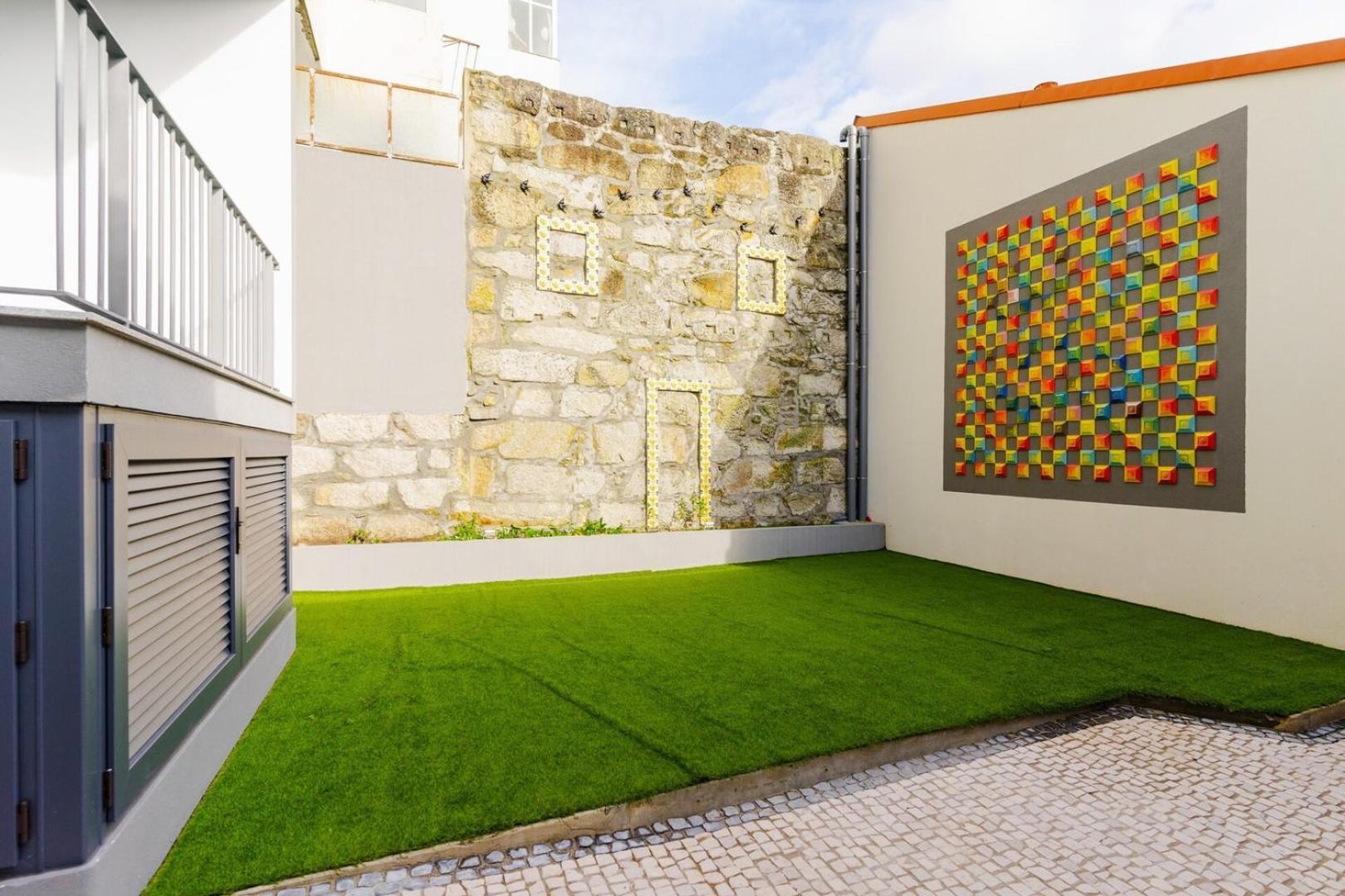 Spacious And Modern Flat With Ac 1 Min From Metro Porto