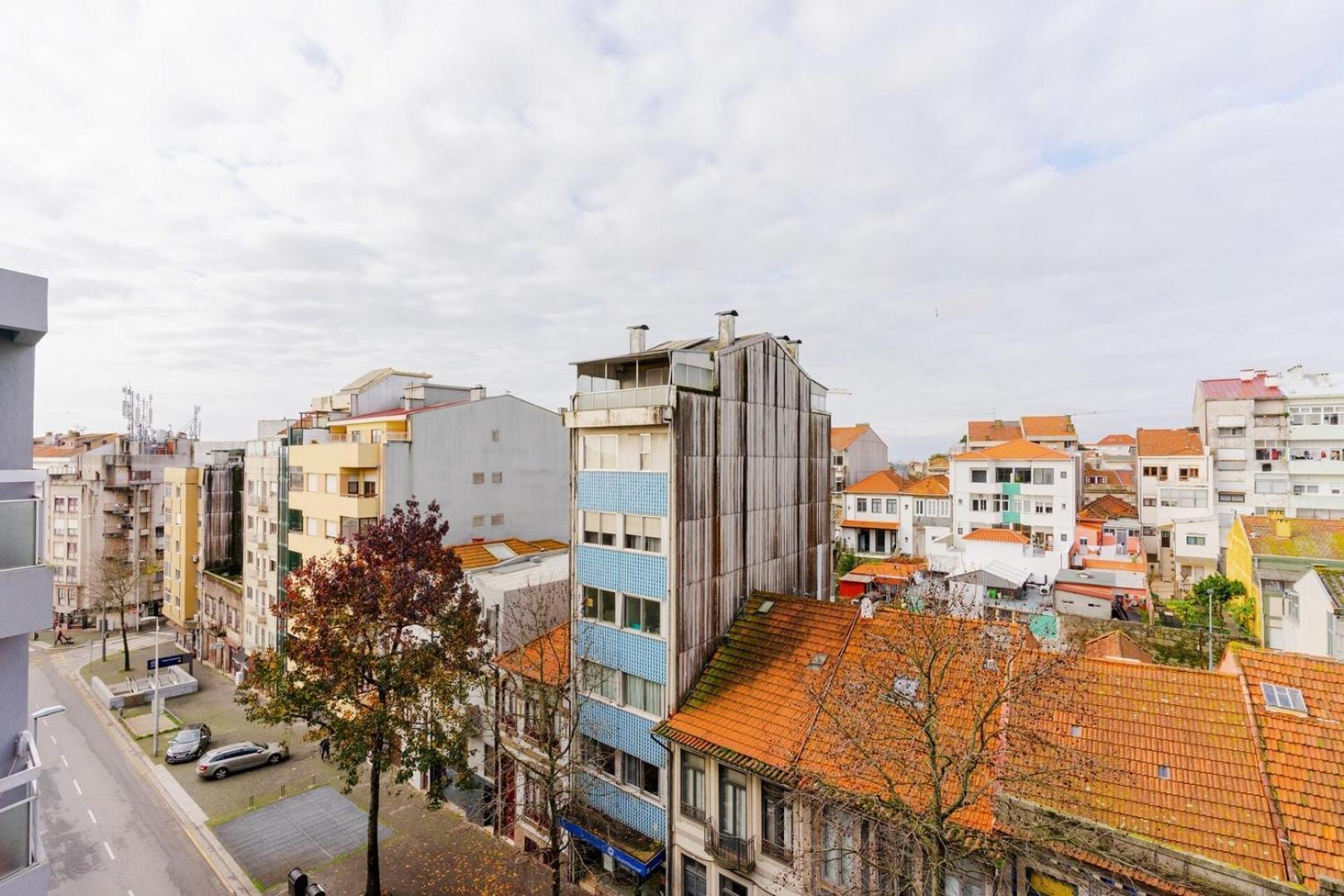 Spacious And Modern Flat With Ac 1 Min From Metro Apartment