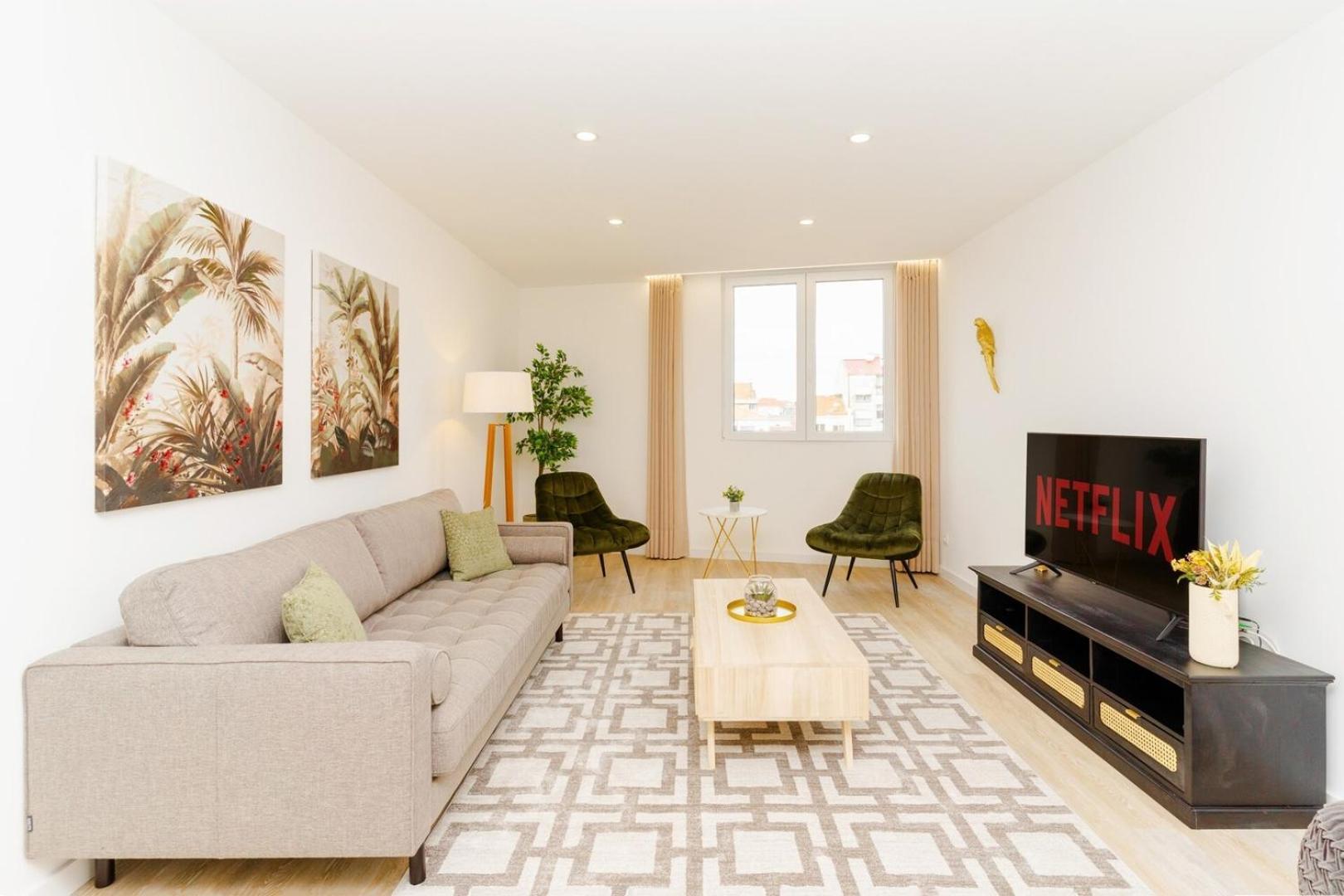 Spacious And Modern Flat With Ac 1 Min From Metro * Porto