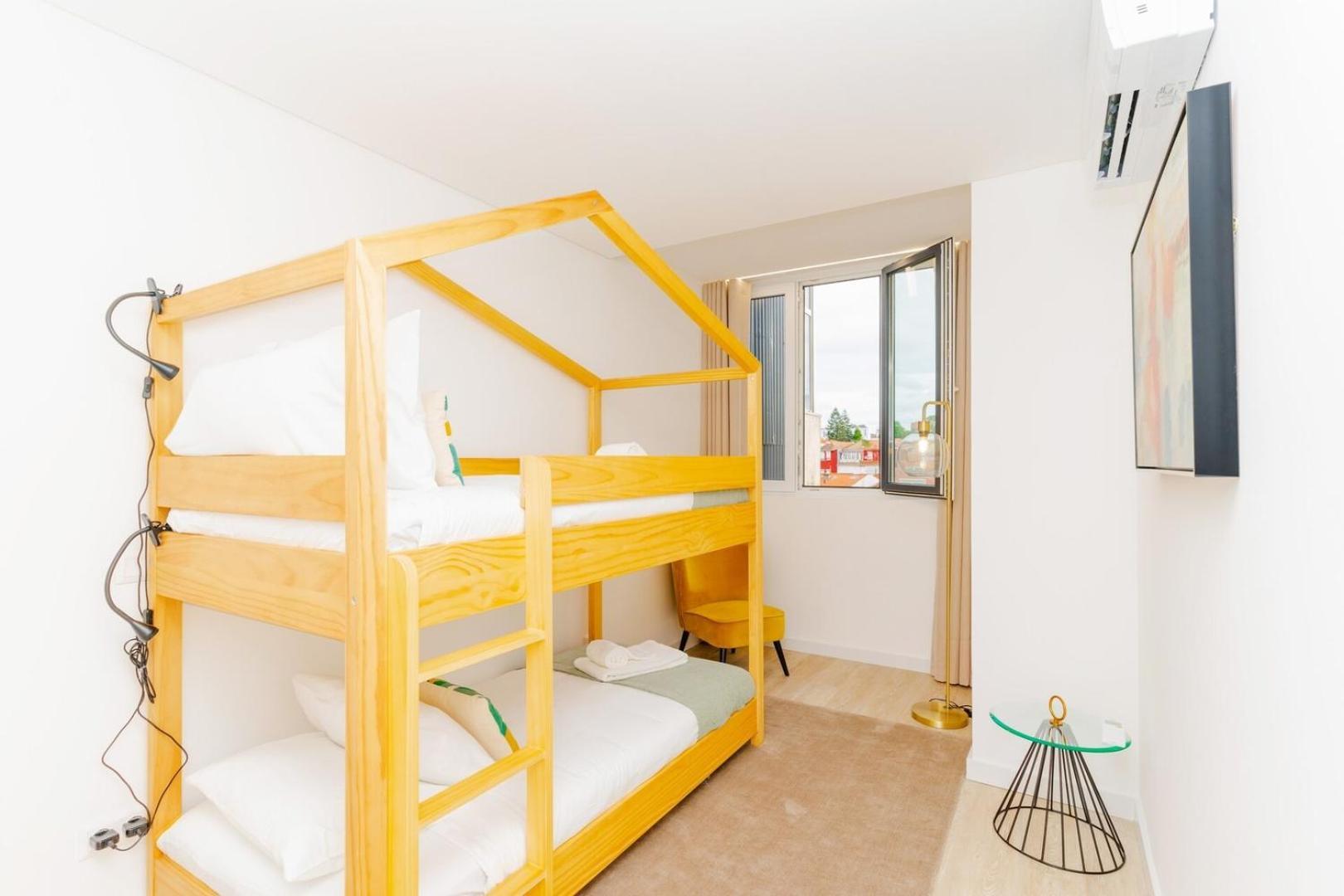 Spacious And Modern Flat With Ac 1 Min From Metro Apartment *