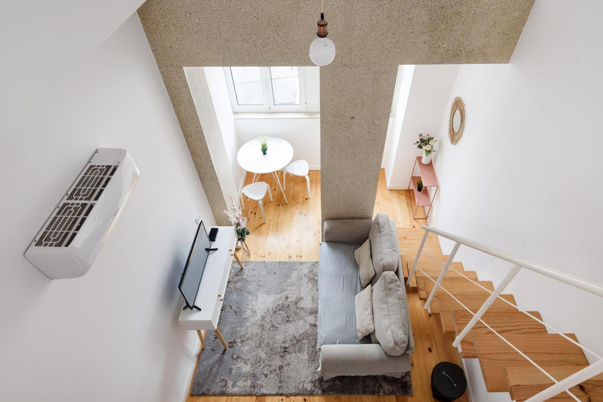 Apartment Mezzanine In The Center *