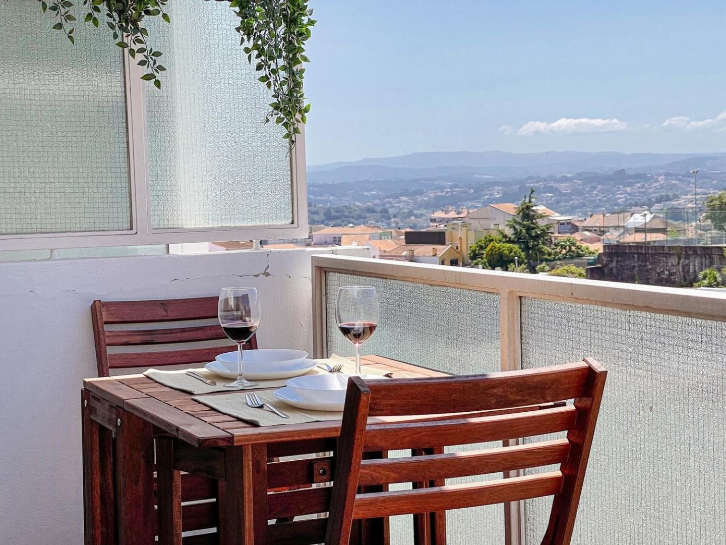 Cozy With Spacious Terrace And Wide View Luxury tent Porto