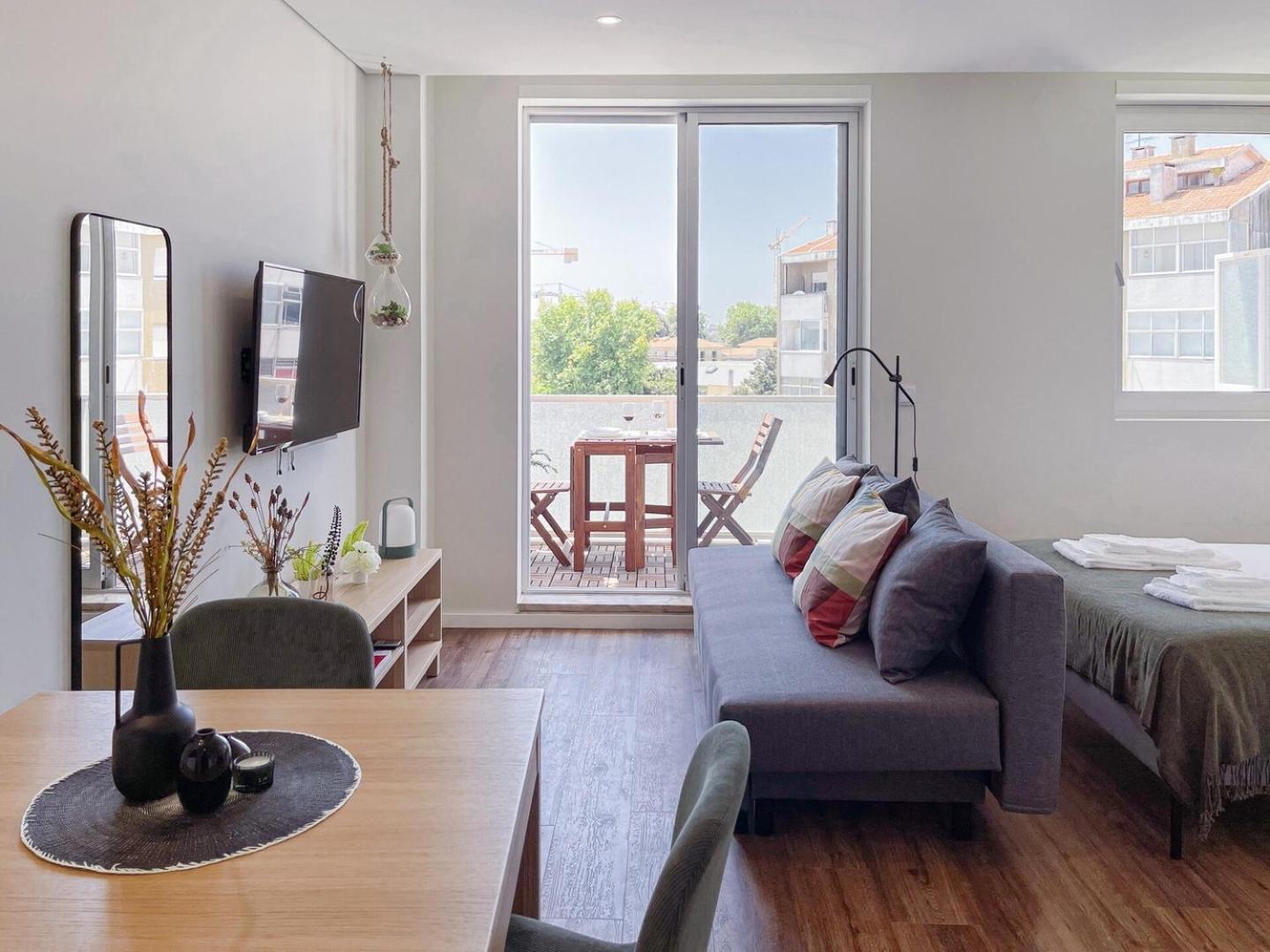 Cozy With Spacious Terrace And Wide View * Porto