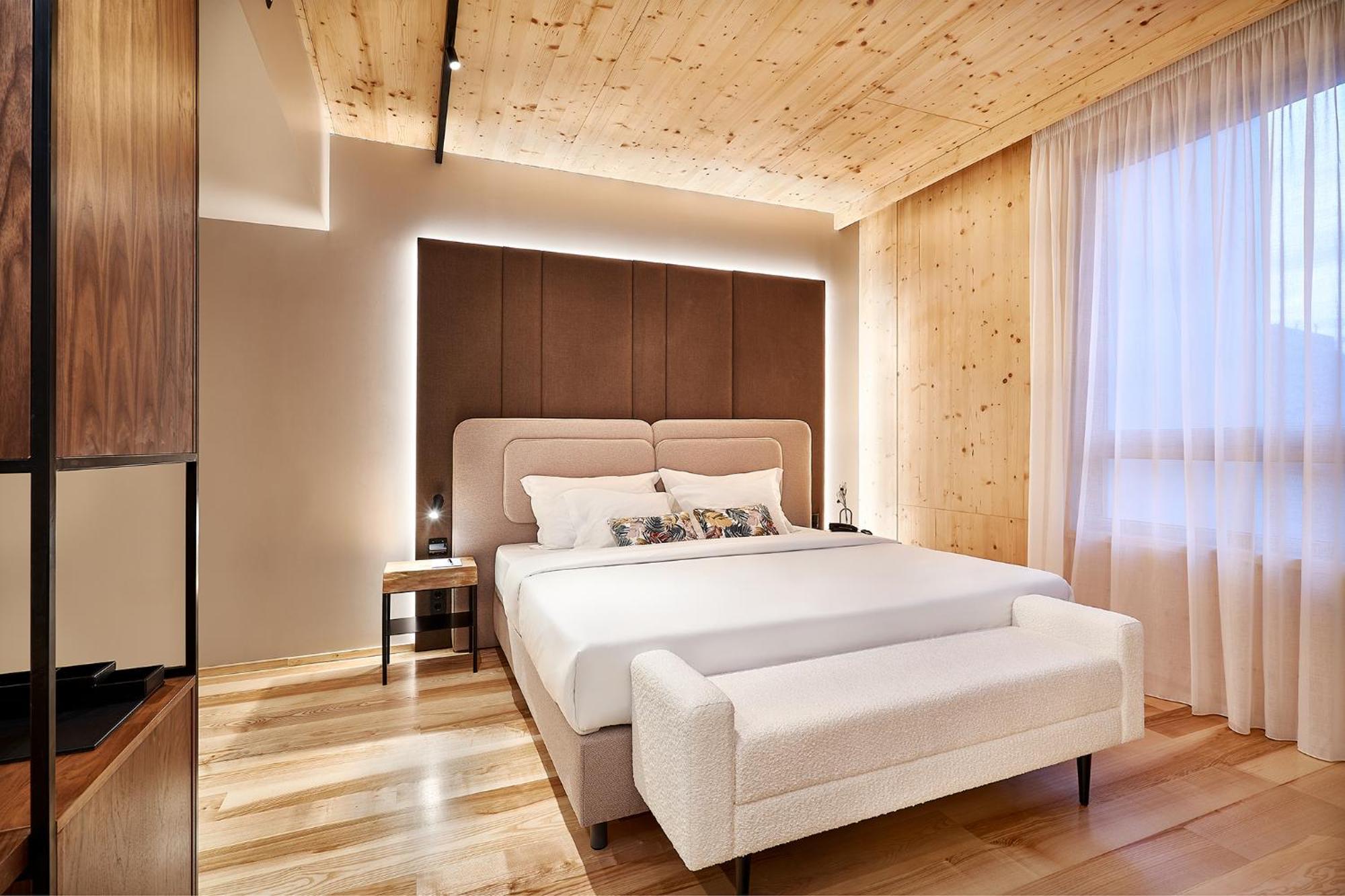 The Log By Piamonte Hotel