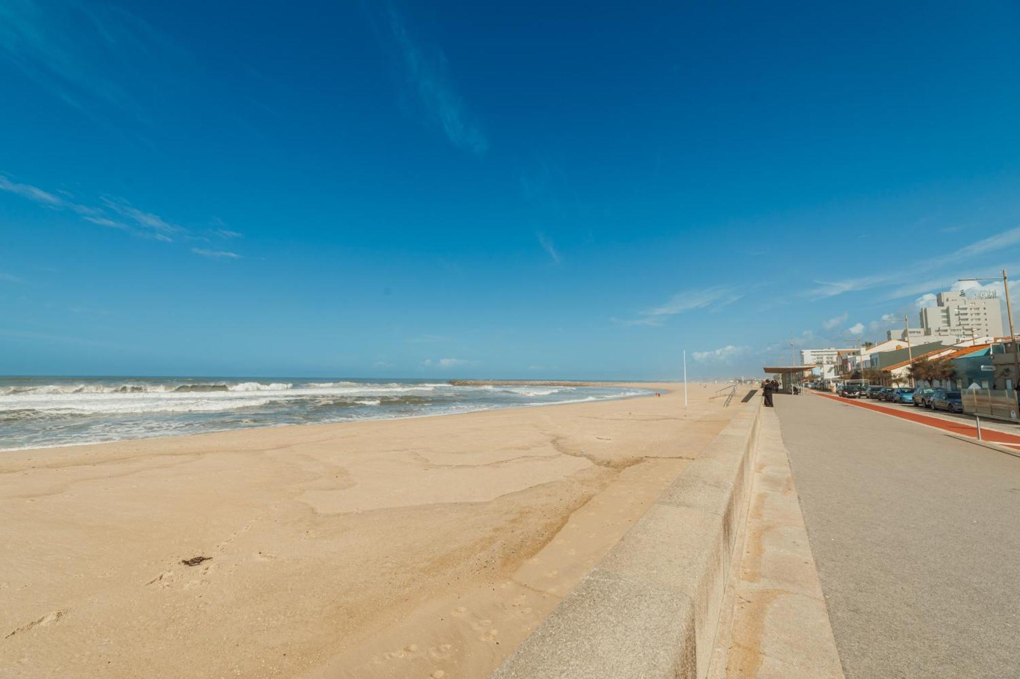 Summer Espinho Flat By Vacationy