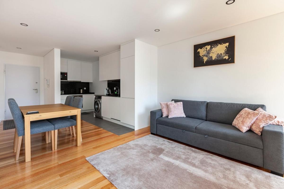 Apartment Cosy 1-bedroom Flat With Free Parking On Premises Porto