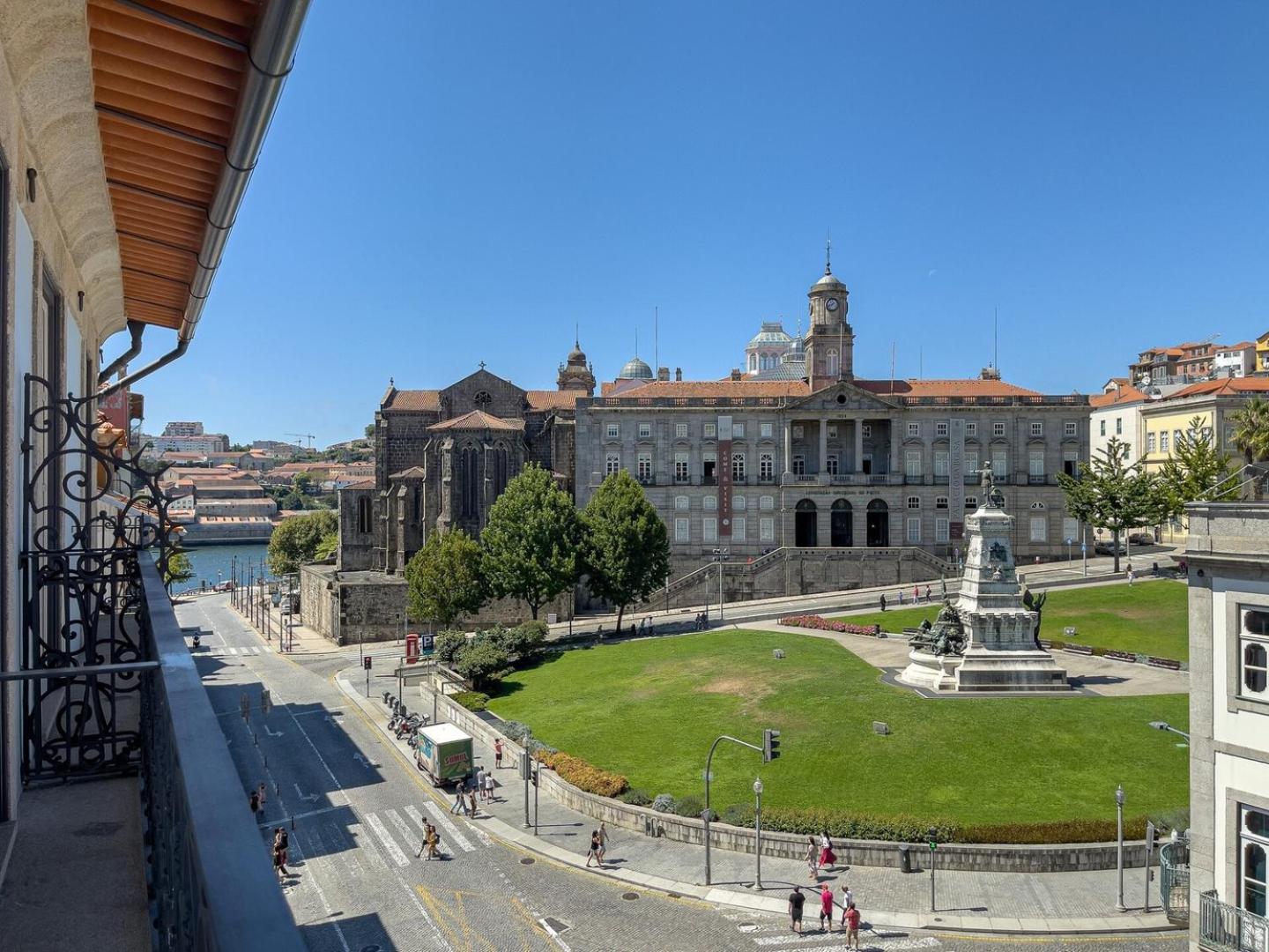 Apartment Award-winning Loft Design With View To Douro River Porto